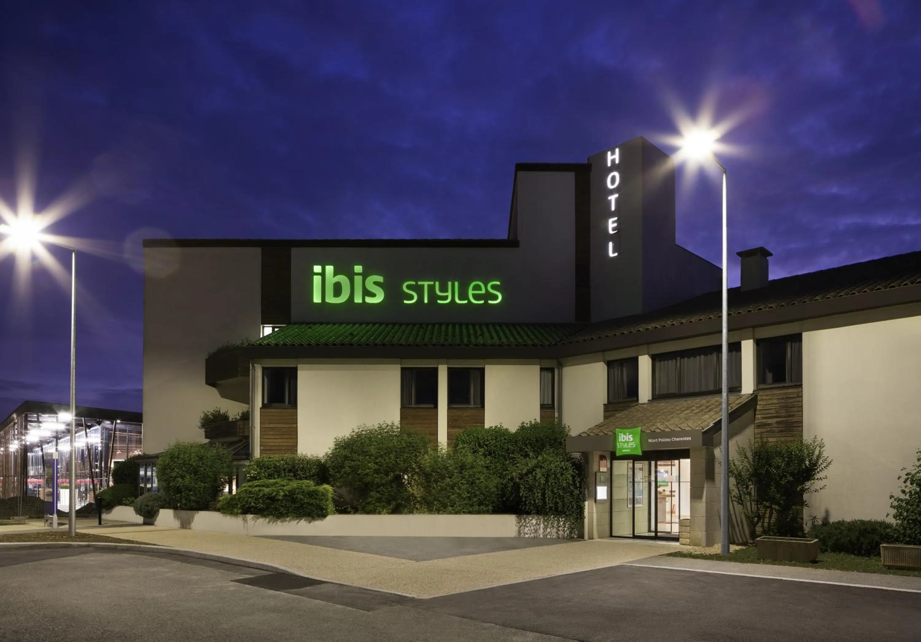 Facade/entrance in ibis Styles Niort Poitou Charentes