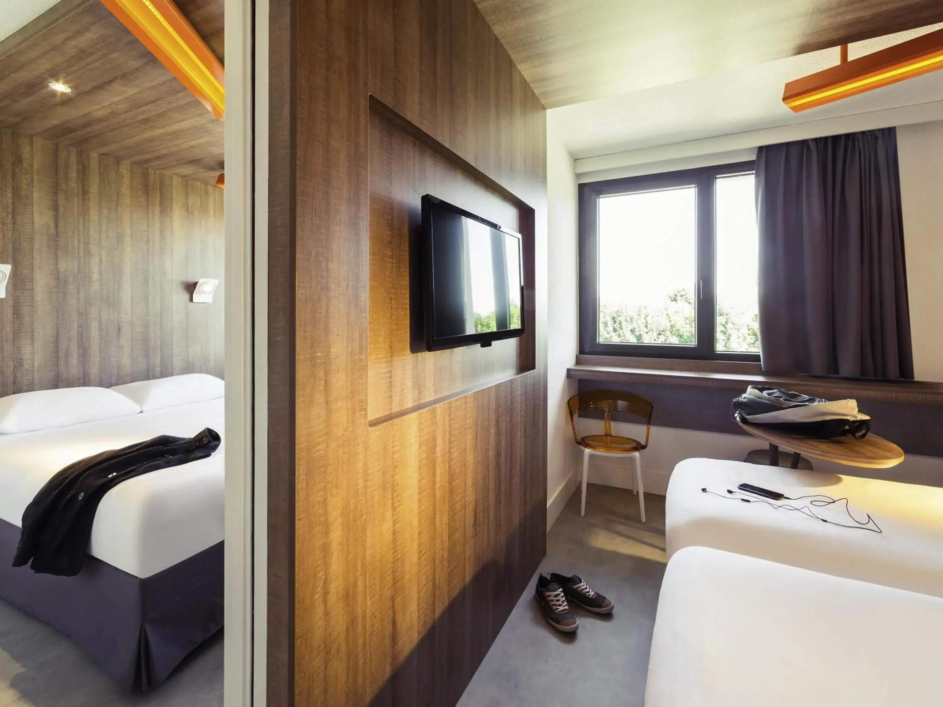 Bedroom, Bed in ibis Styles Niort Poitou Charentes Bedroom, Bed in ibis Styles Niort Poitou Charentes