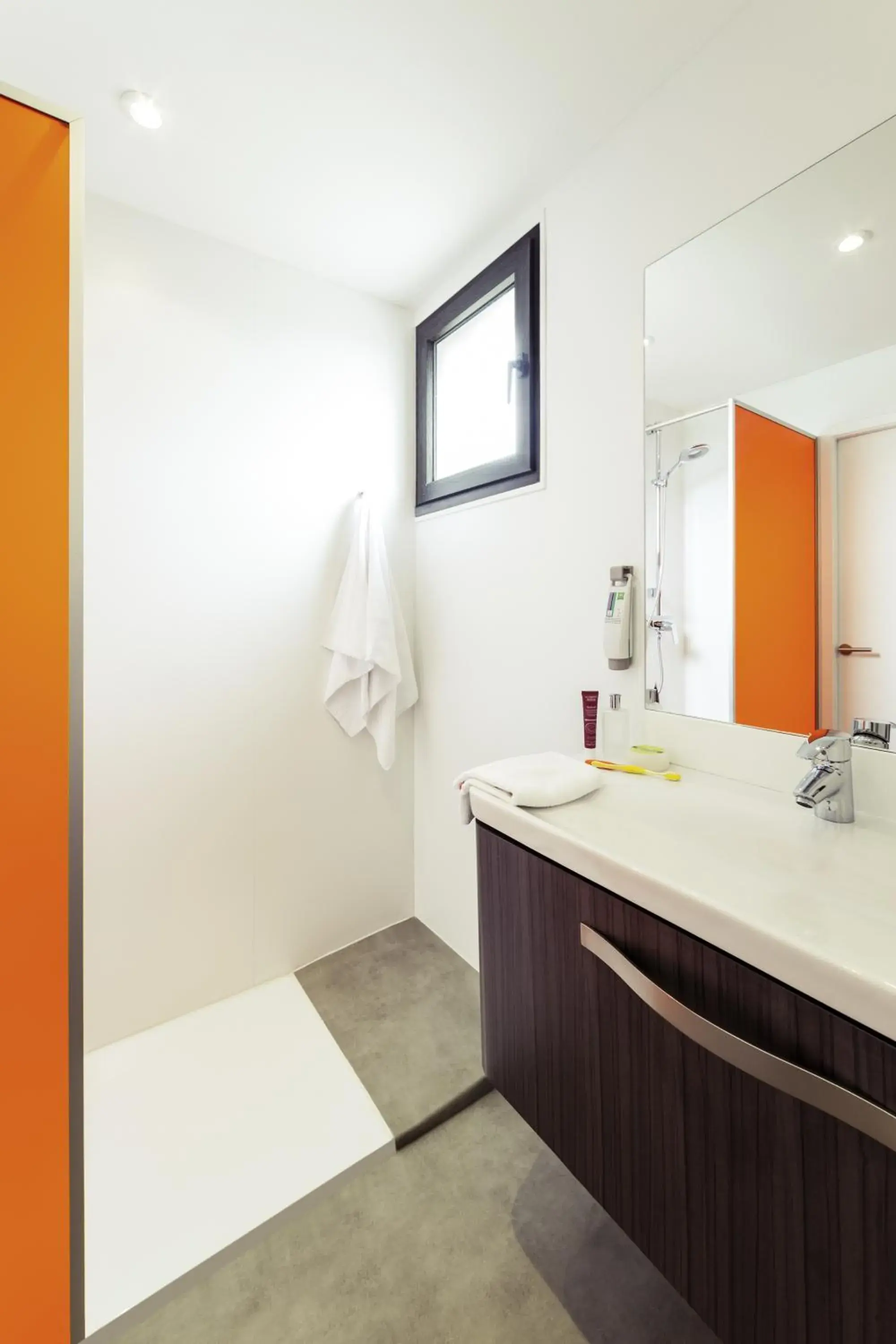 Bedroom in ibis Styles Niort Poitou Charentes Bedroom in ibis Styles Niort Poitou Charentes