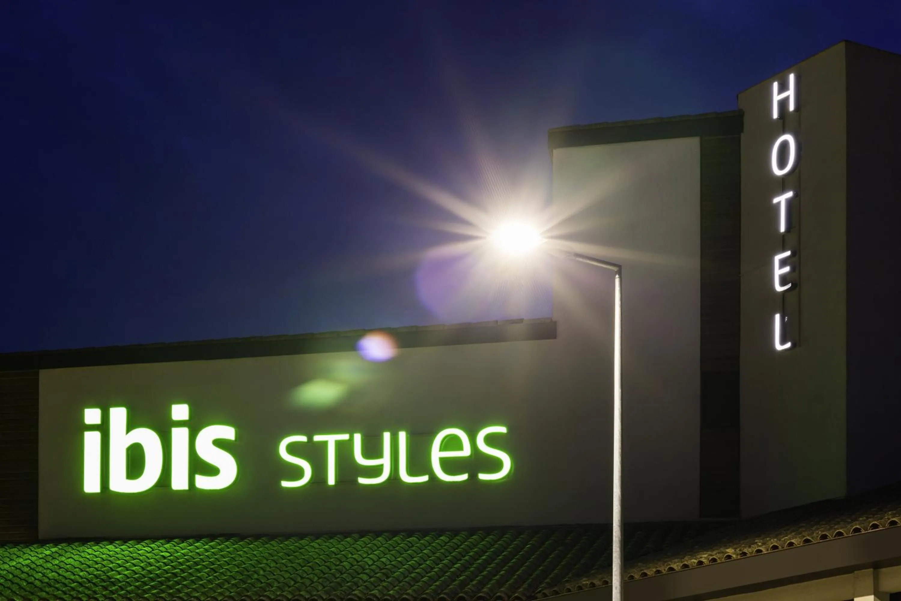 Facade/entrance in ibis Styles Niort Poitou Charentes