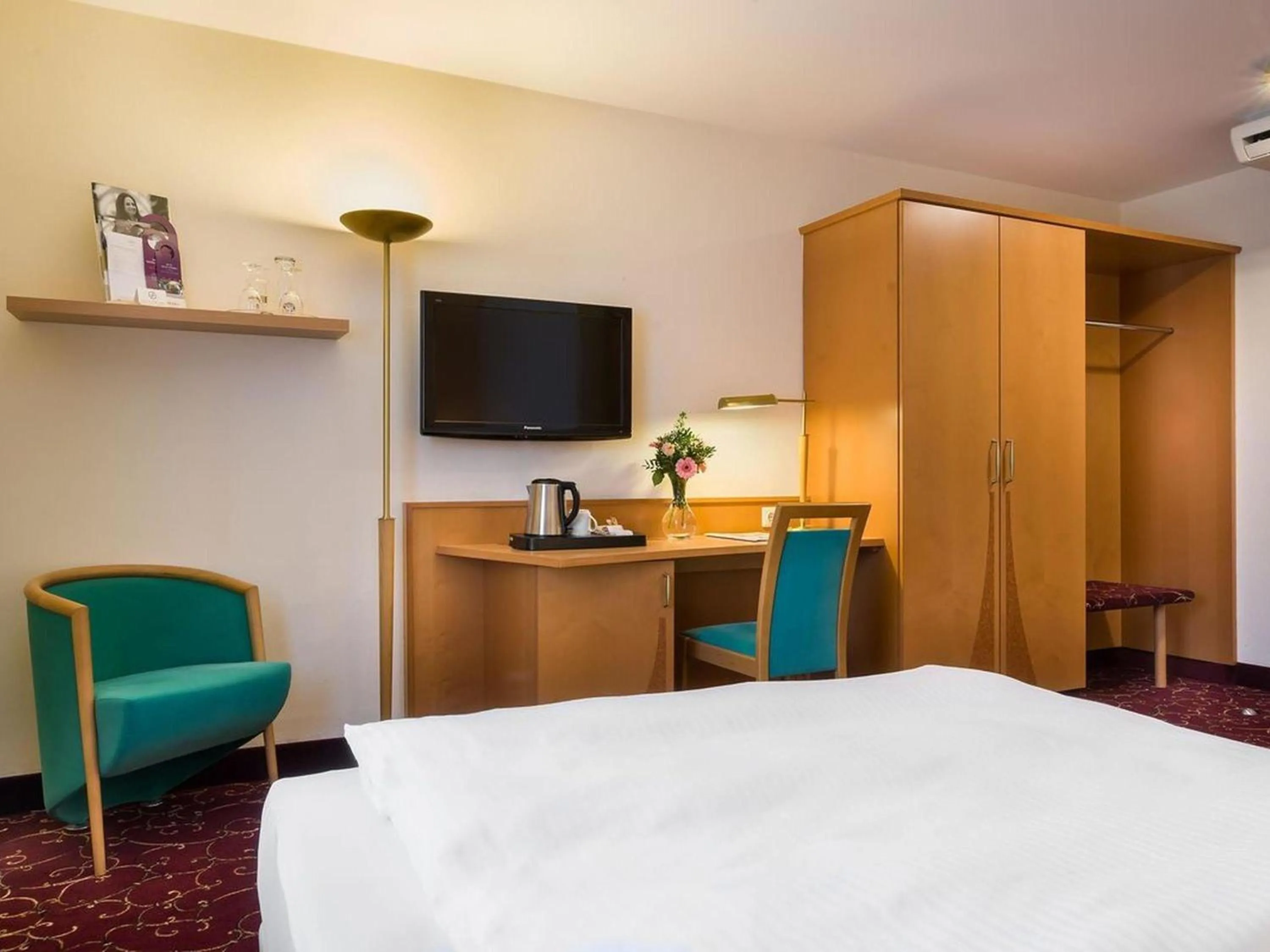 Bedroom, Bed in Mercure Hotel Ingolstadt