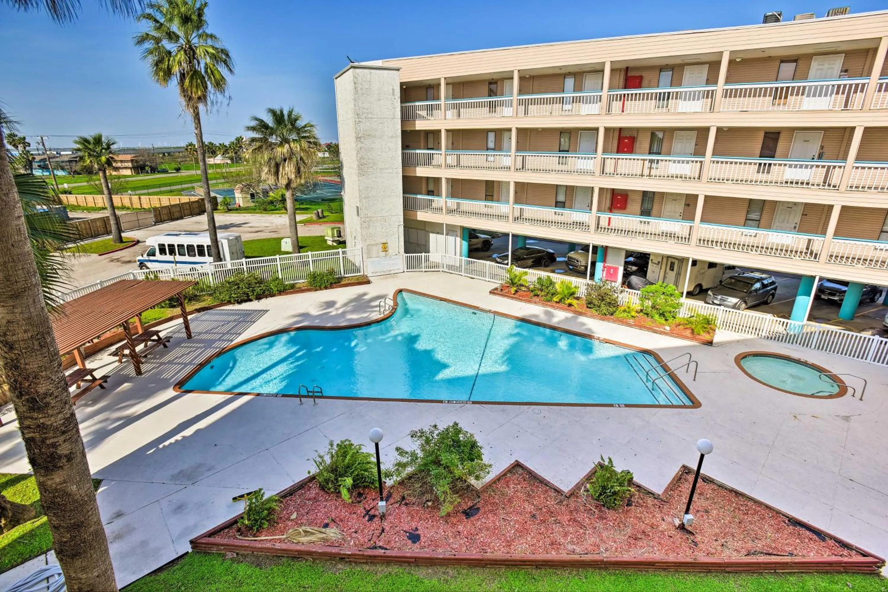 Corpus Christi Beachfront Condo with Pool Access!
