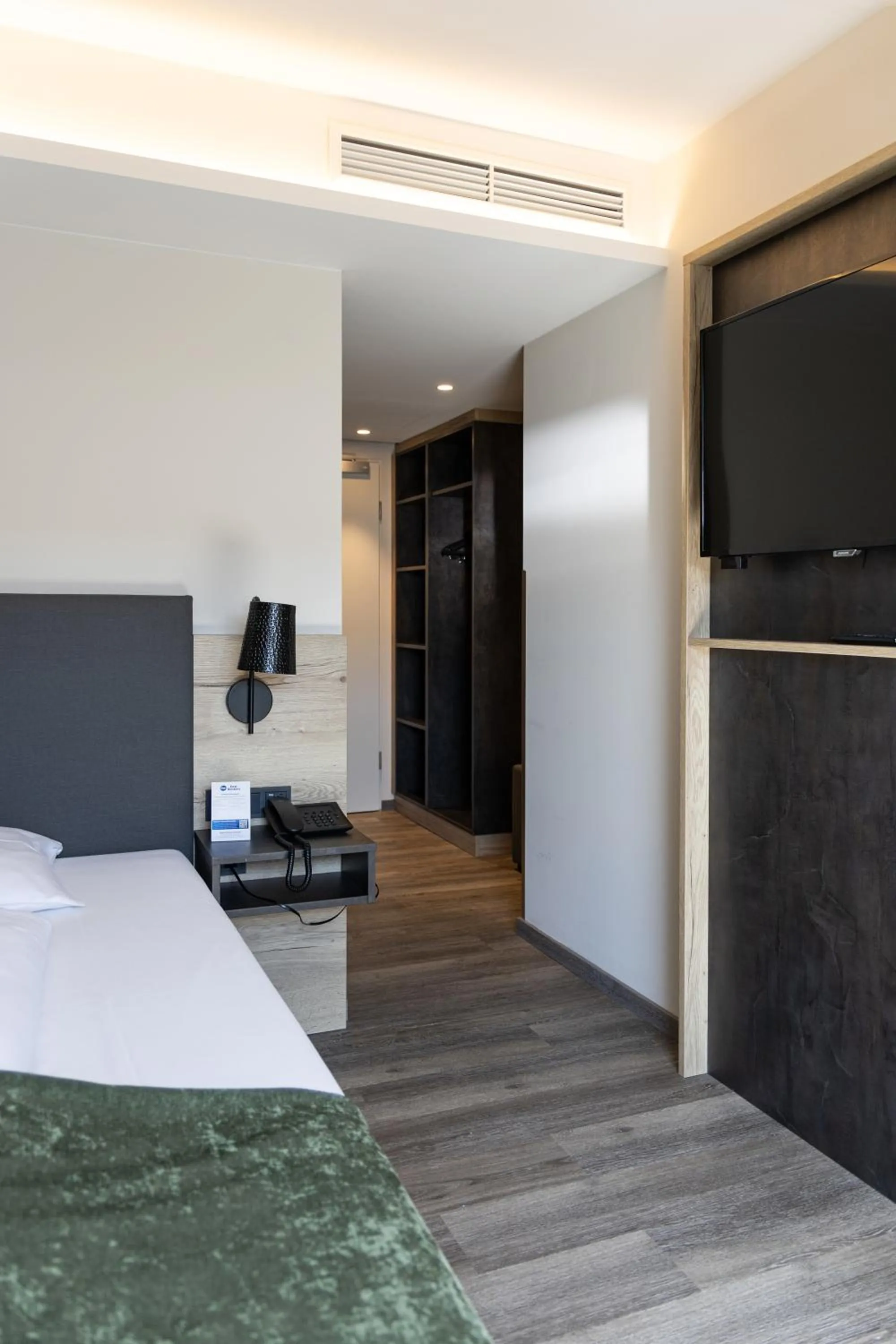 Photo of the whole room, Bed in Best Western Hotel München Airport