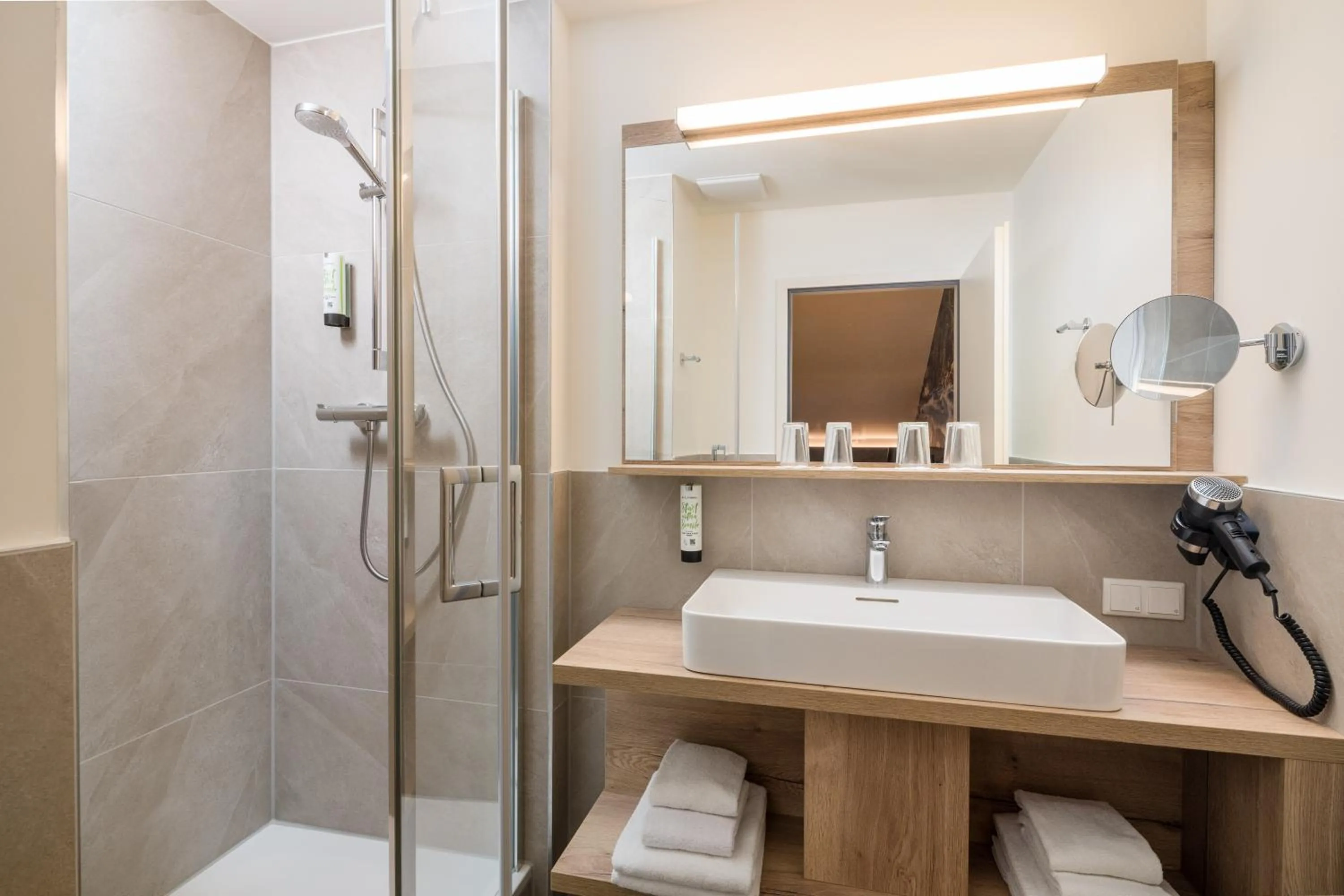 Bathroom in Best Western Hotel München Airport