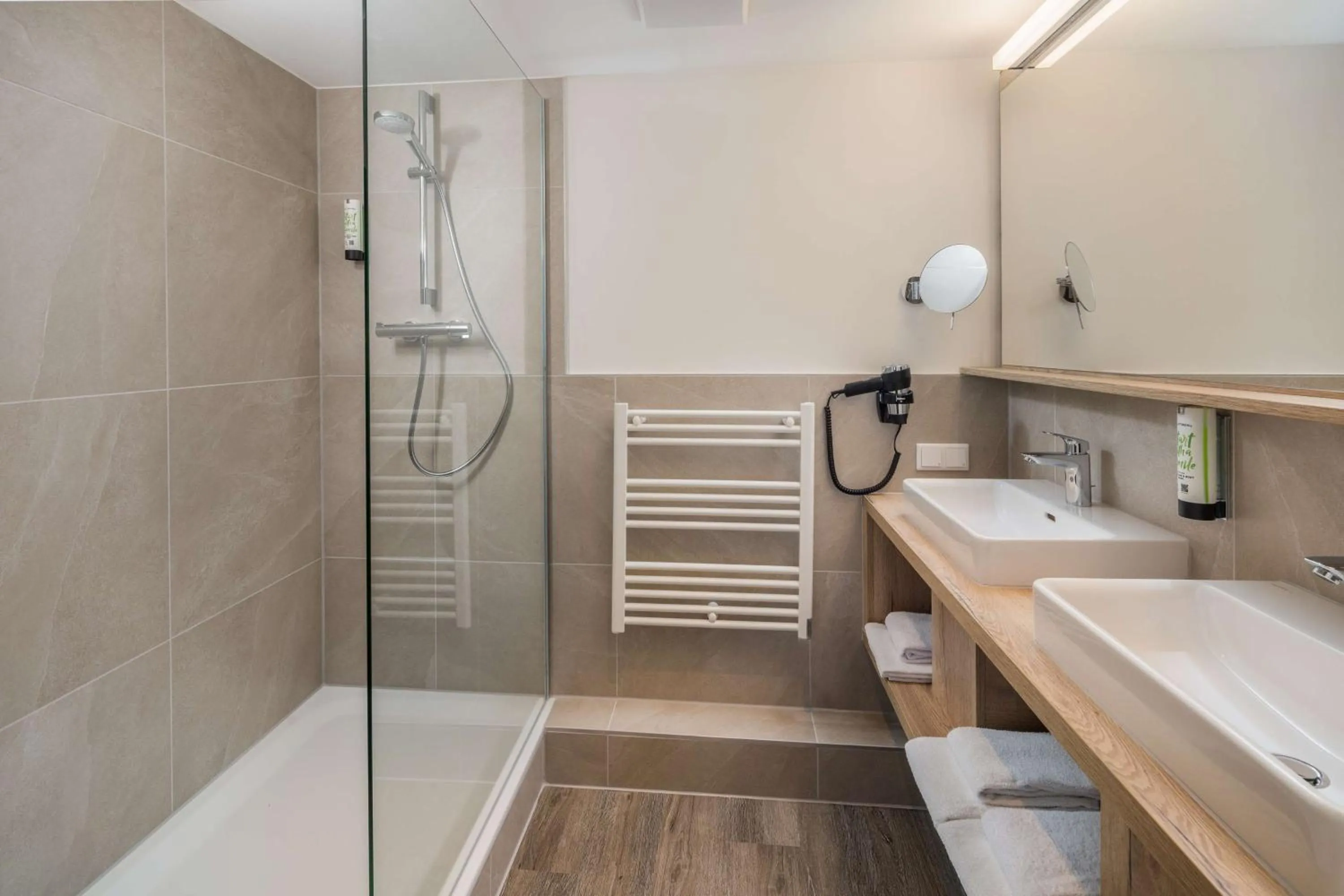 Bedroom in Best Western Hotel München Airport