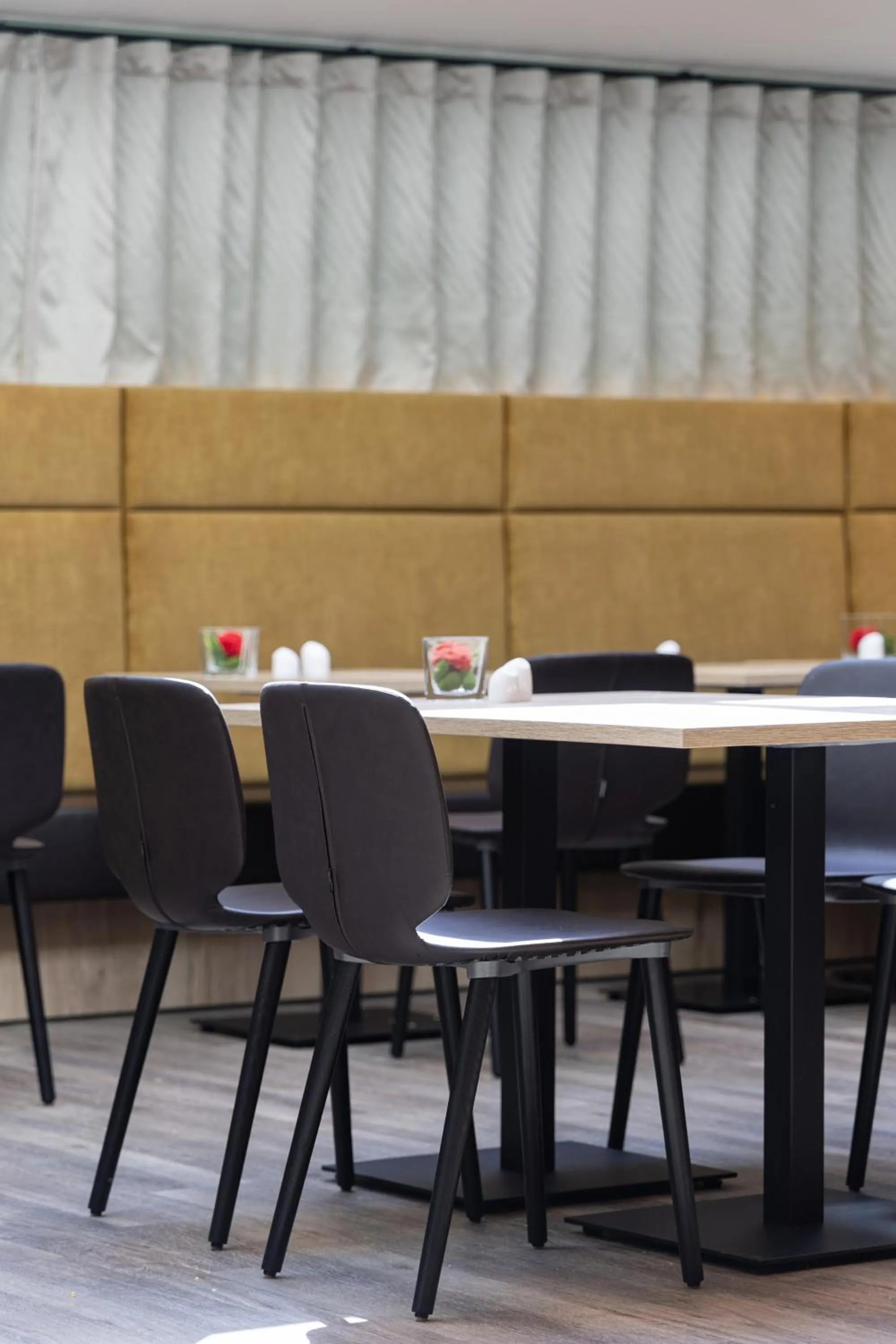 Restaurant/places to eat in Best Western Hotel München Airport