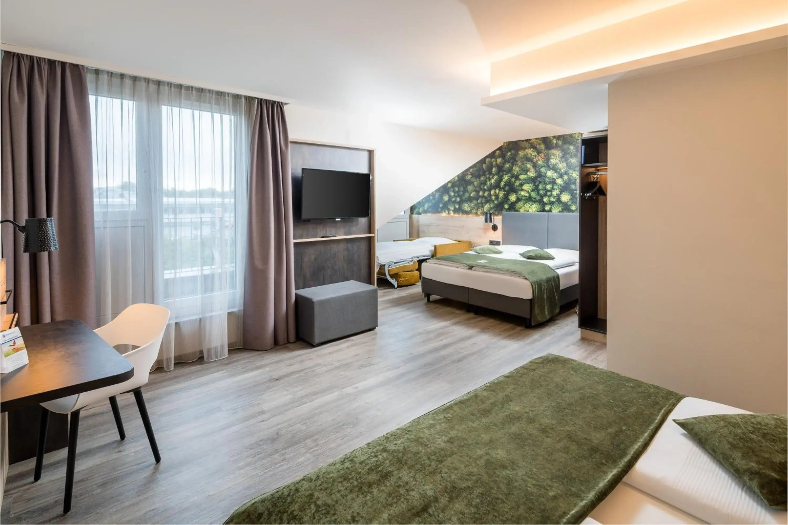 Family Room with Two Double Beds and Sofa Bed for One Person in Best Western Hotel München Airport Family Room with Two Double Beds and Sofa Bed for One Person in Best Western Hotel München Airport
