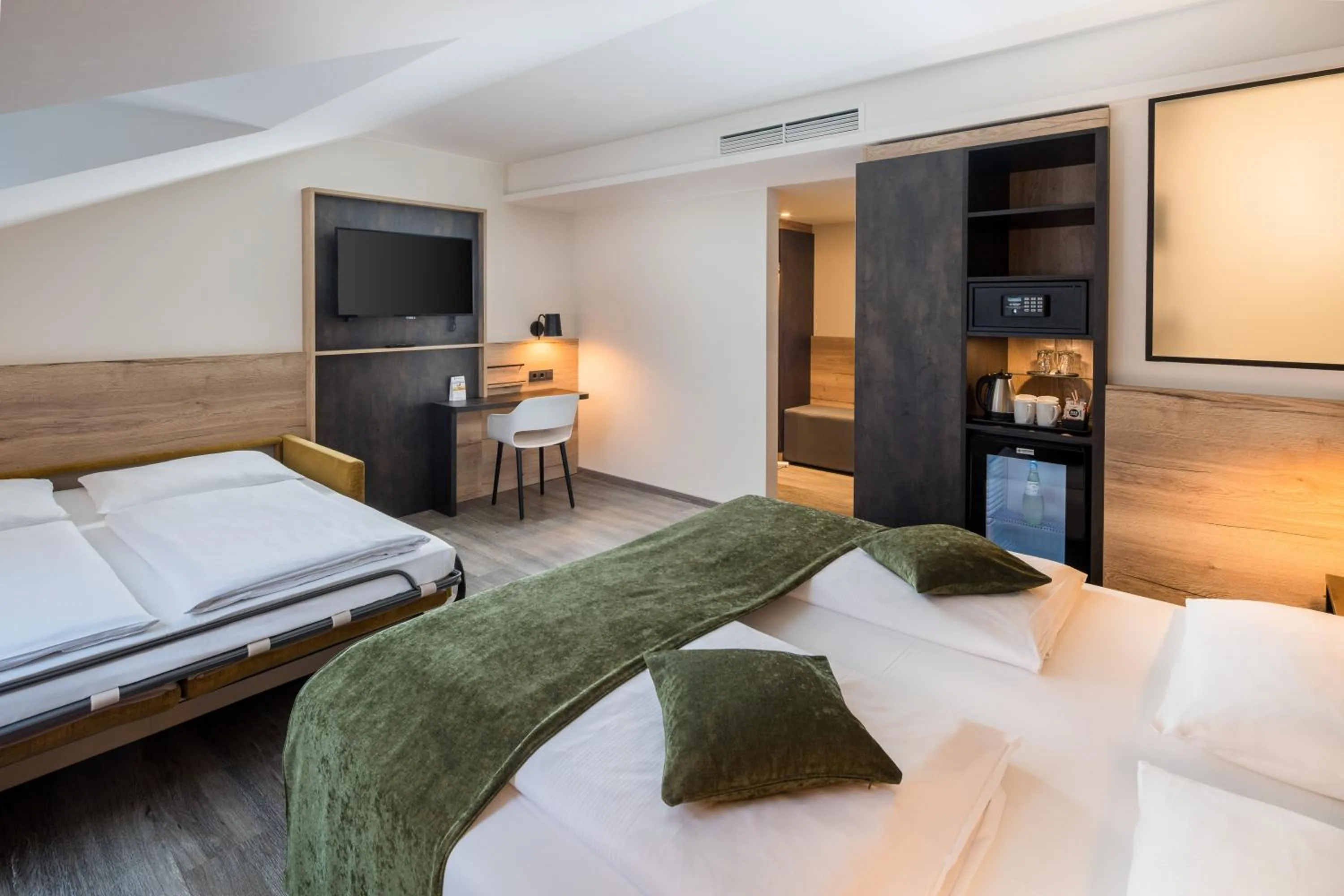 Photo of the whole room, Bed in Best Western Hotel München Airport