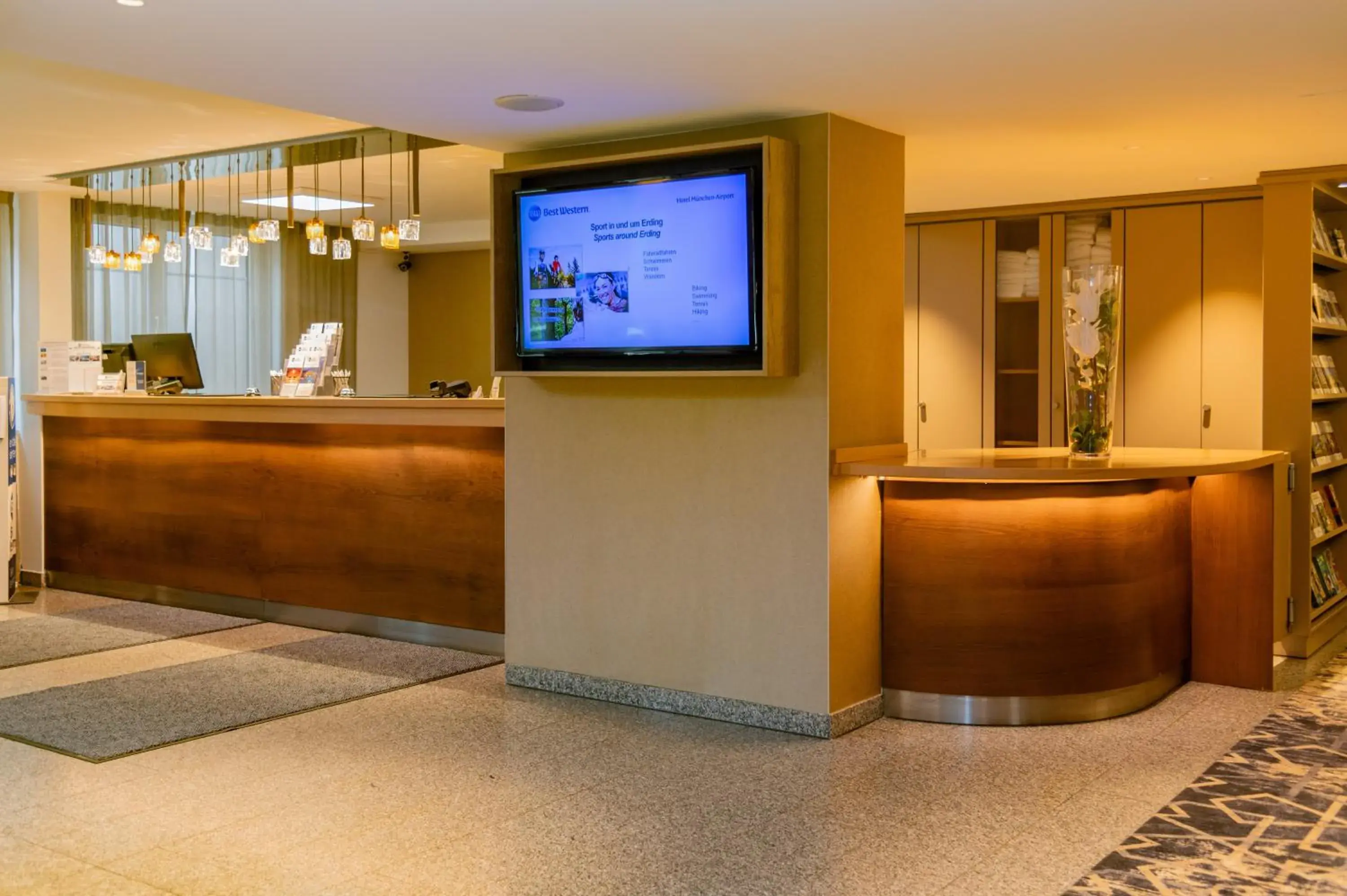 Lobby or reception in Best Western Hotel München Airport Lobby or reception in Best Western Hotel München Airport