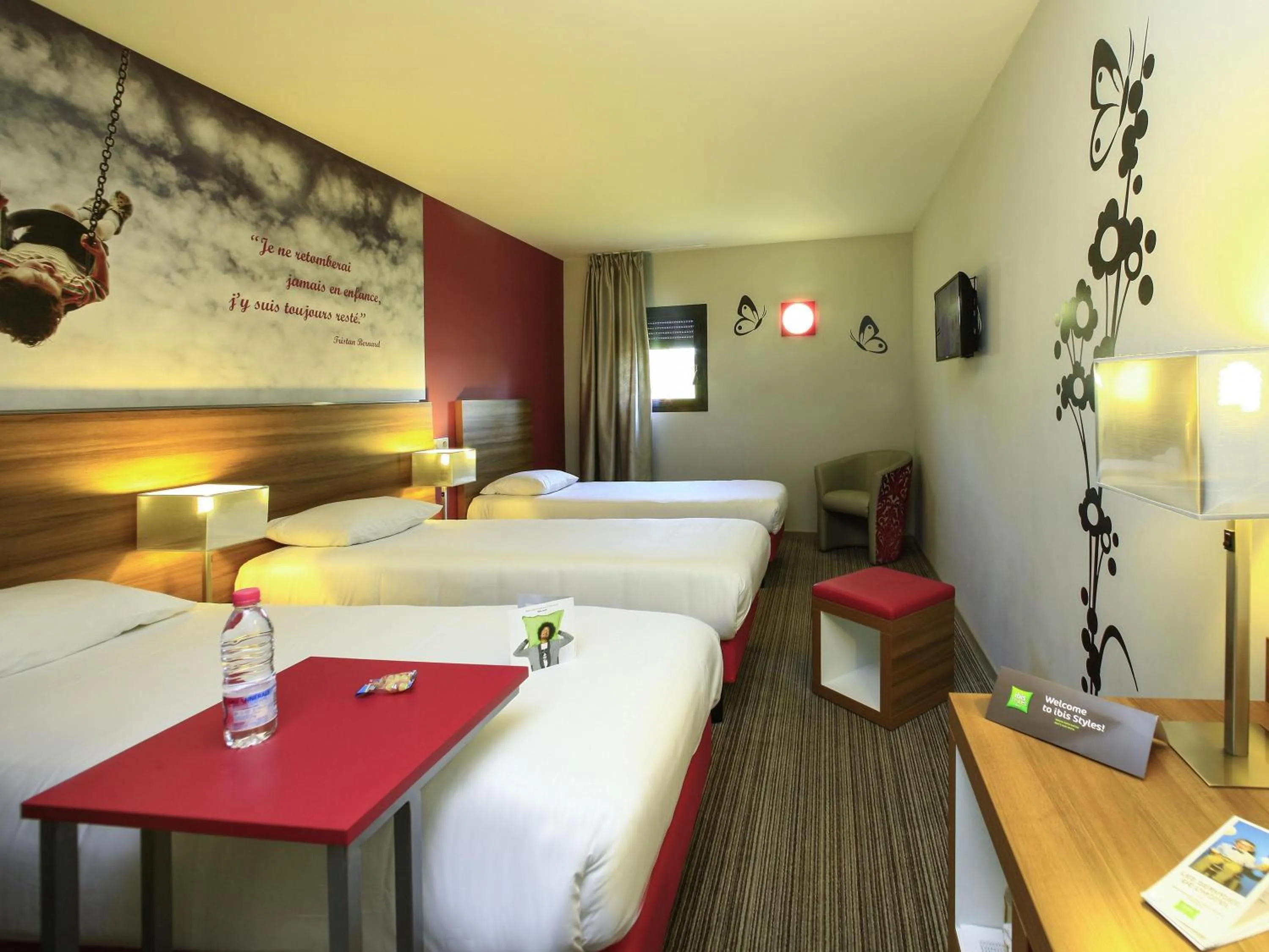 Bedroom, Bed in ibis Styles Castres