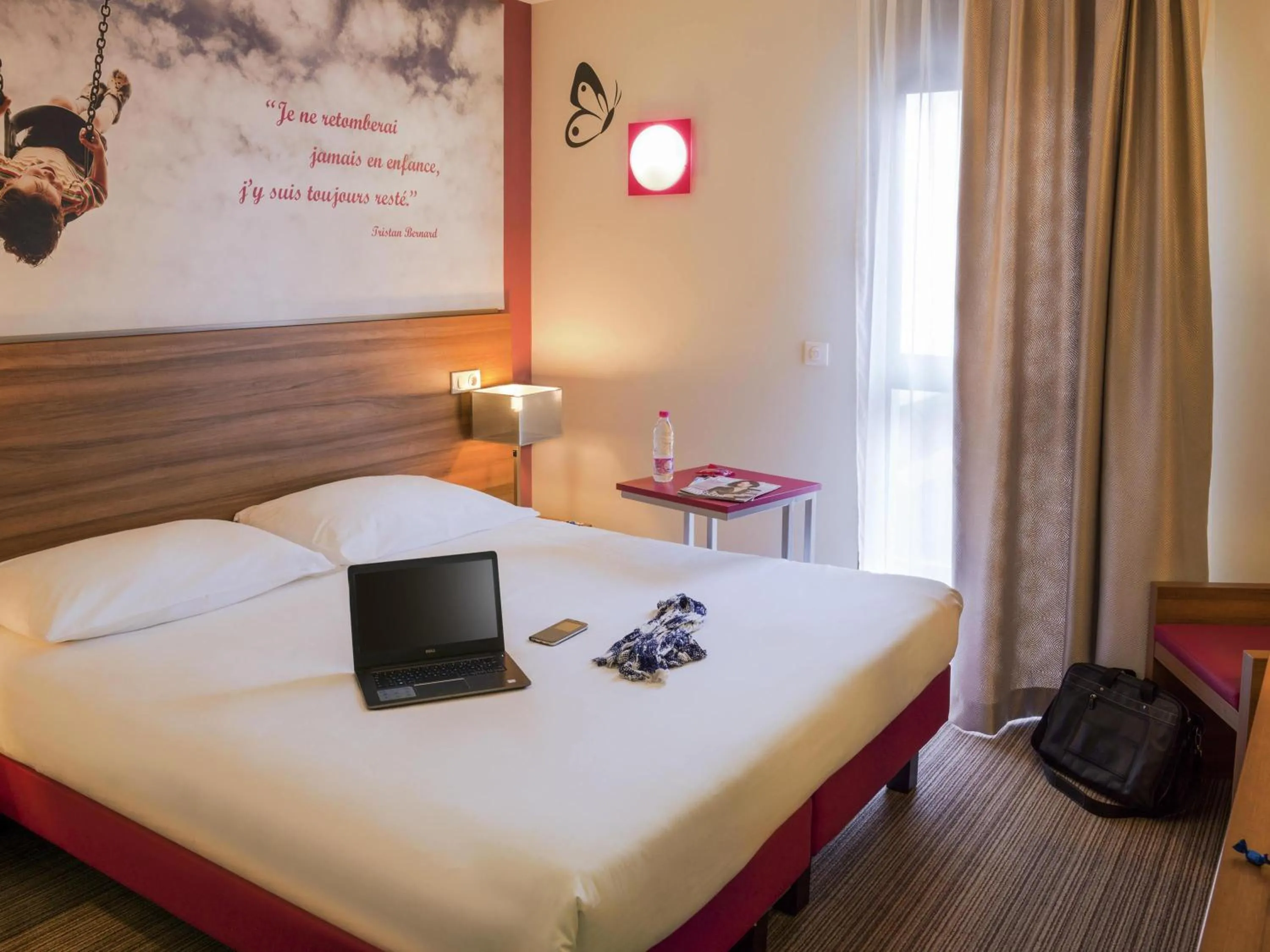 Bedroom, Bed in ibis Styles Castres