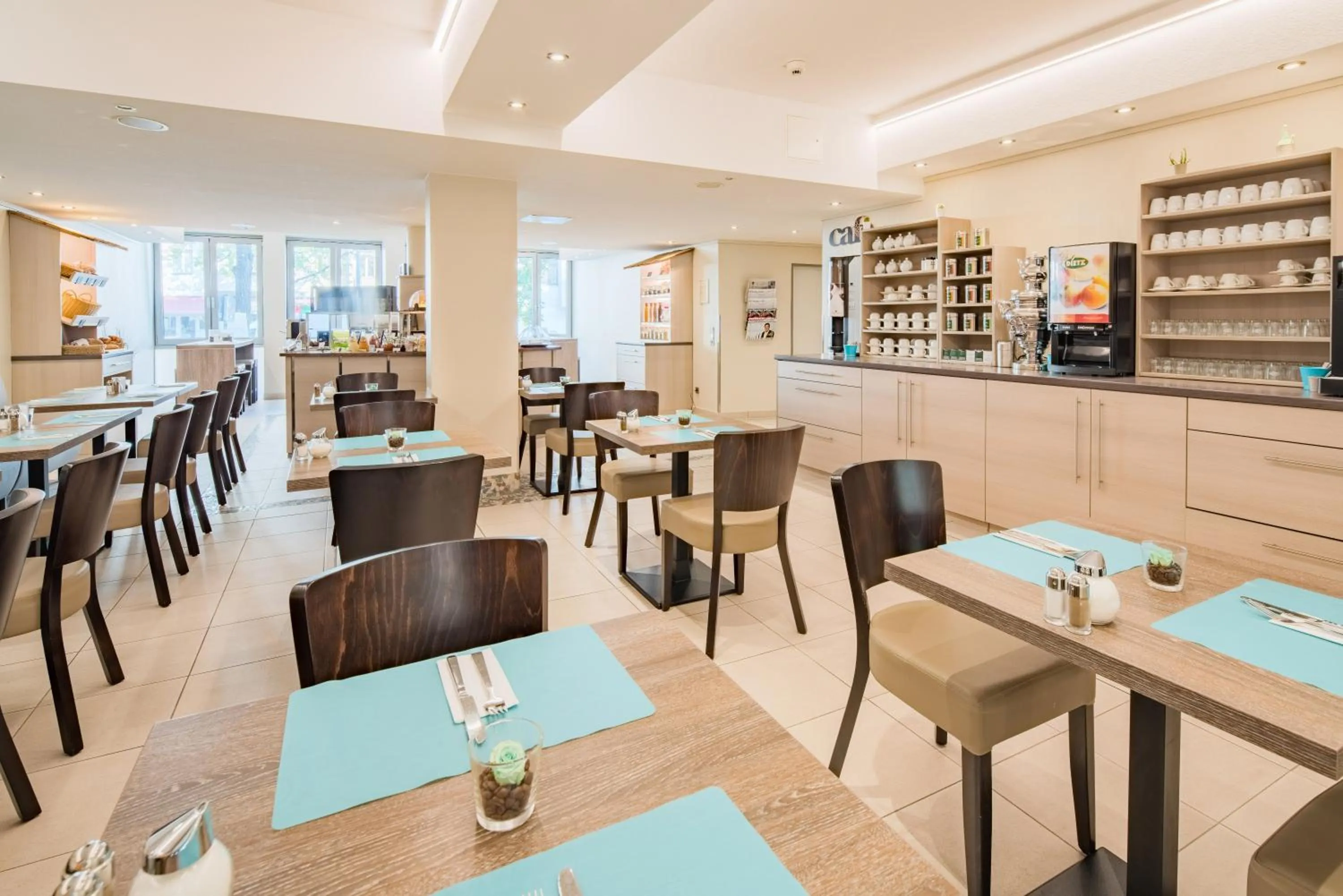 Restaurant/places to eat in Best Western Hotel Kantstrasse Berlin