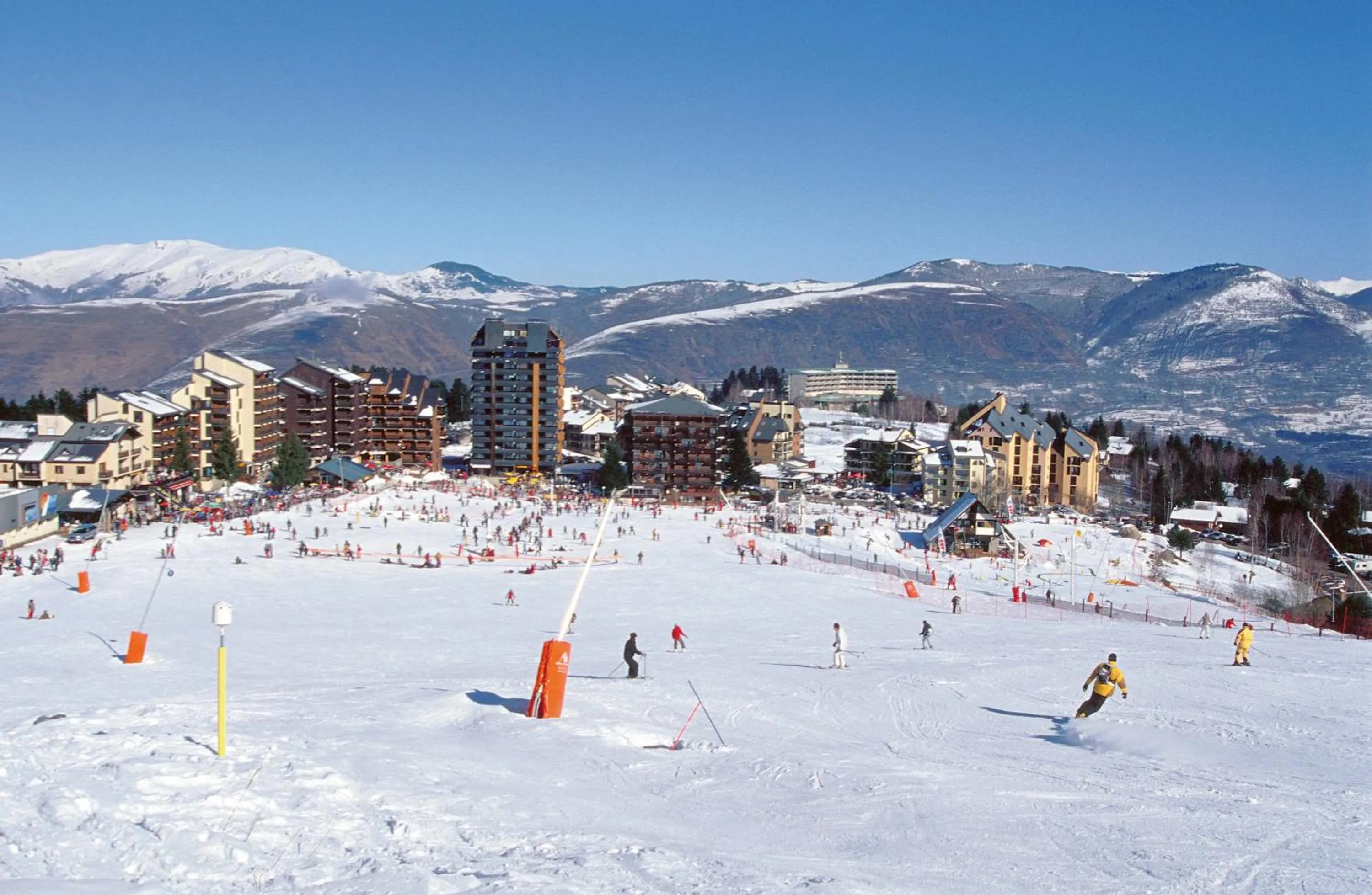 Skiing in Village Vacances Le Tarbesou - Pied de piste station Ax 3 Domaines