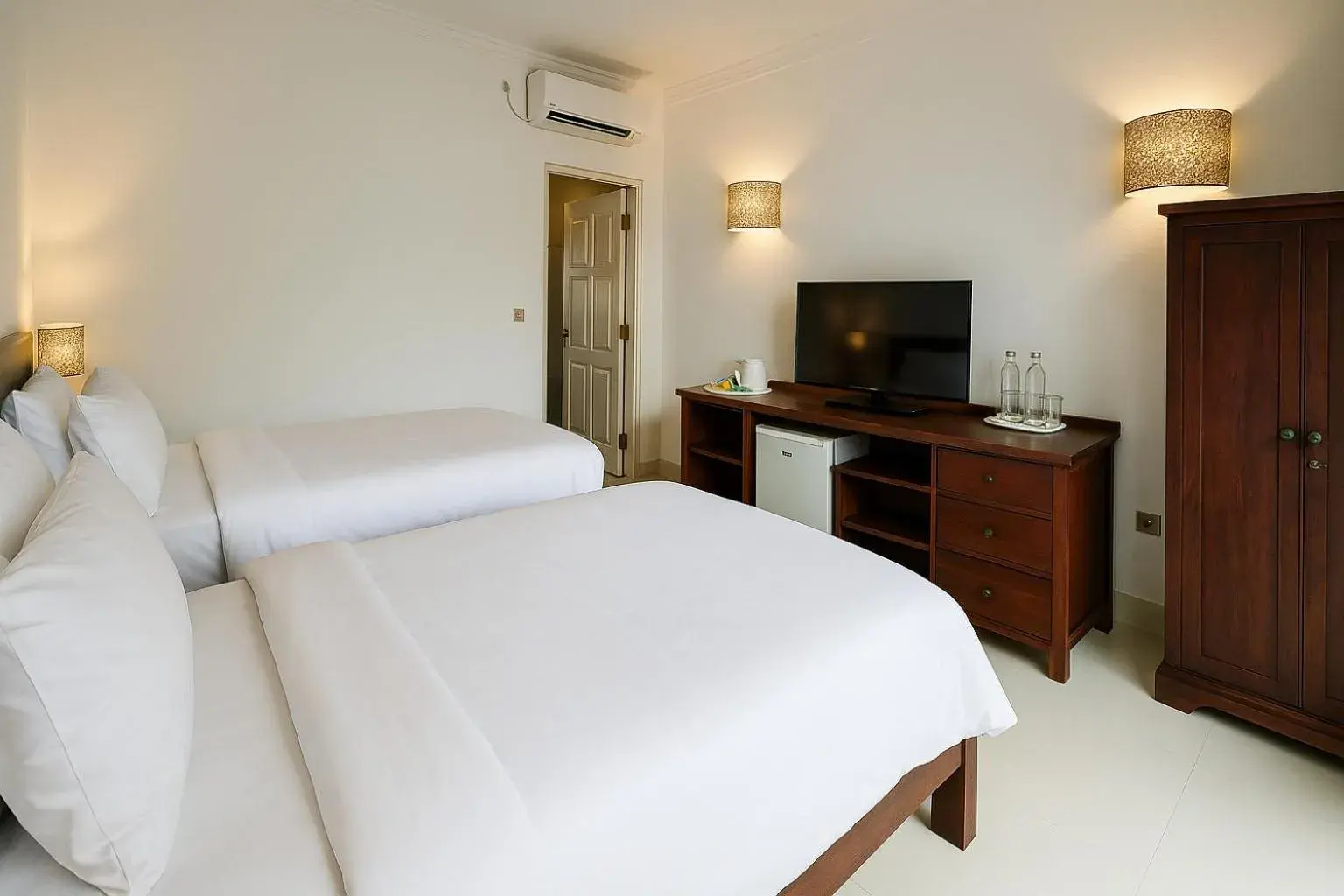 Deluxe Twin Room with Pool Access in Lumiere Hotel Gili Trawangan Deluxe Twin Room with Pool Access in Lumiere Hotel Gili Trawangan