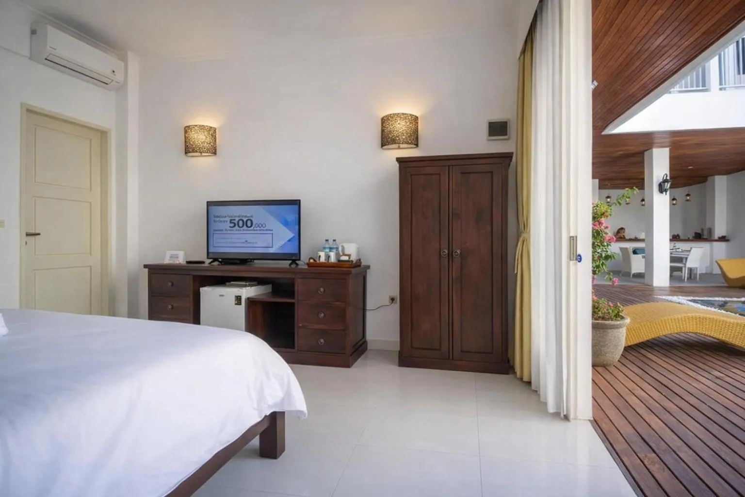 Bed in Lumiere Hotel Gili Trawangan