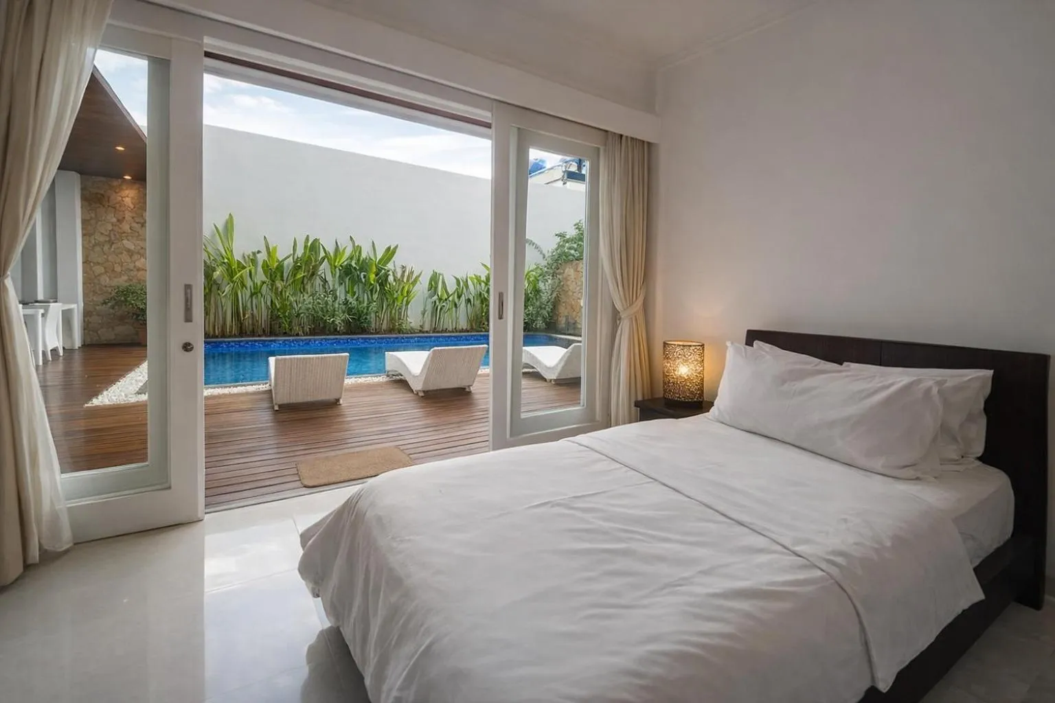 Bed in Lumiere Hotel Gili Trawangan