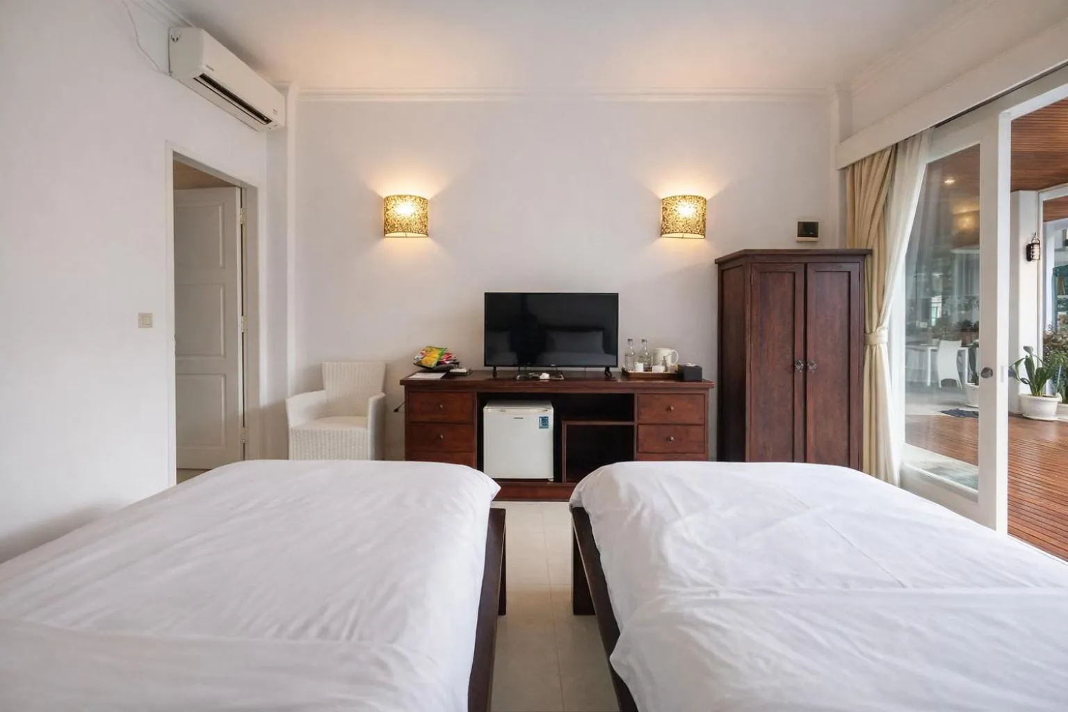 Bed in Lumiere Hotel Gili Trawangan