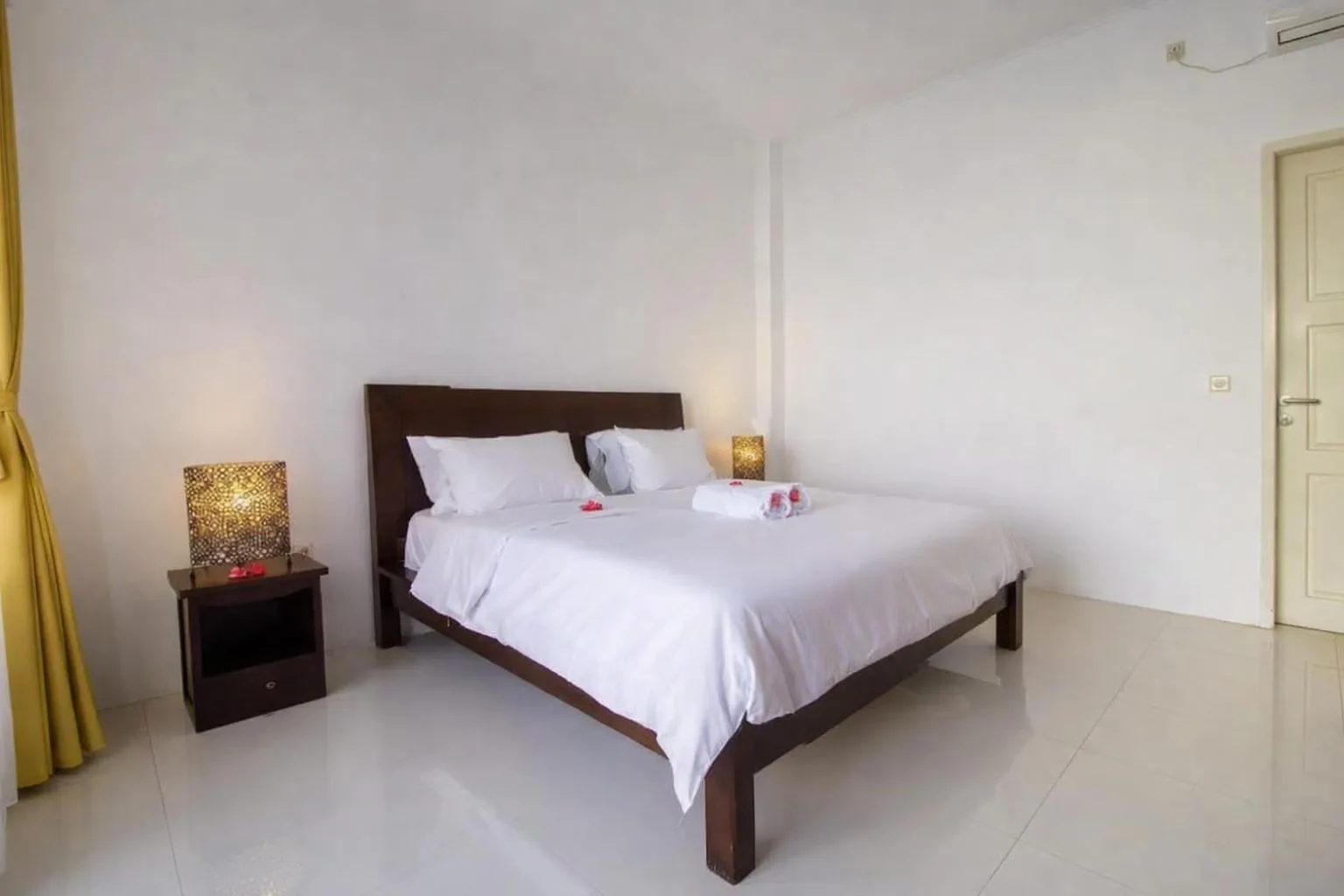 Bed in Lumiere Hotel Gili Trawangan
