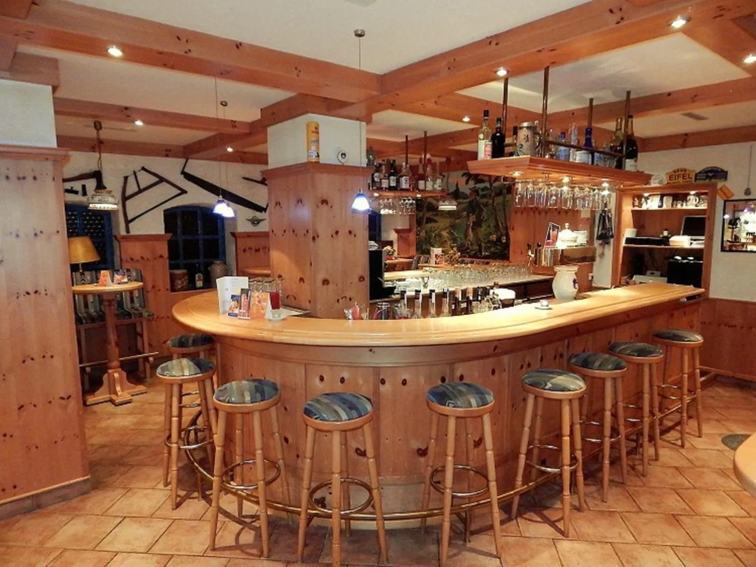 Lounge or bar in Land-gut-Hotel Zum alten Forsthaus - Aufladestation für Elektroautos