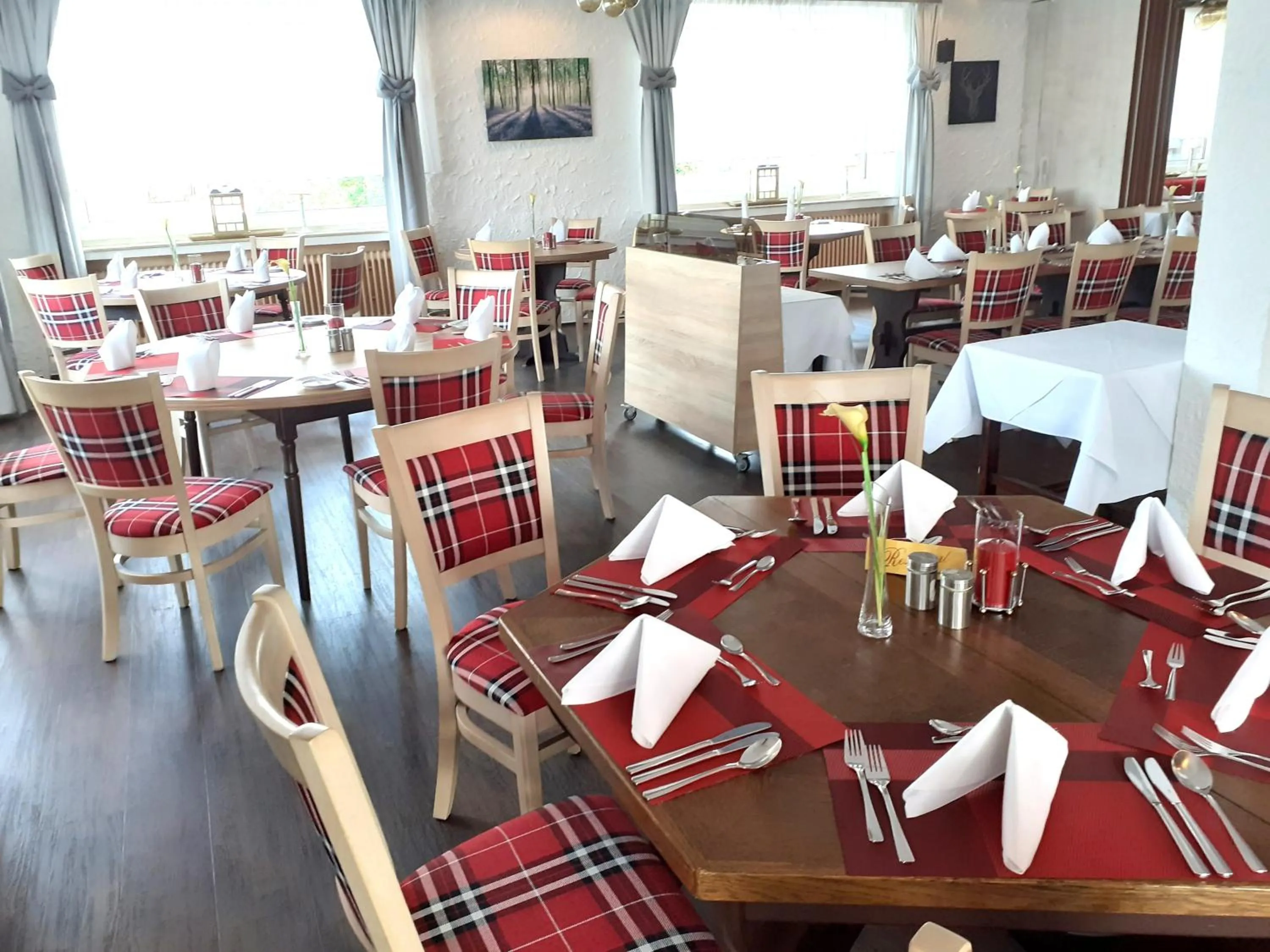 Restaurant/places to eat in Land-gut-Hotel Zum alten Forsthaus - Aufladestation für Elektroautos