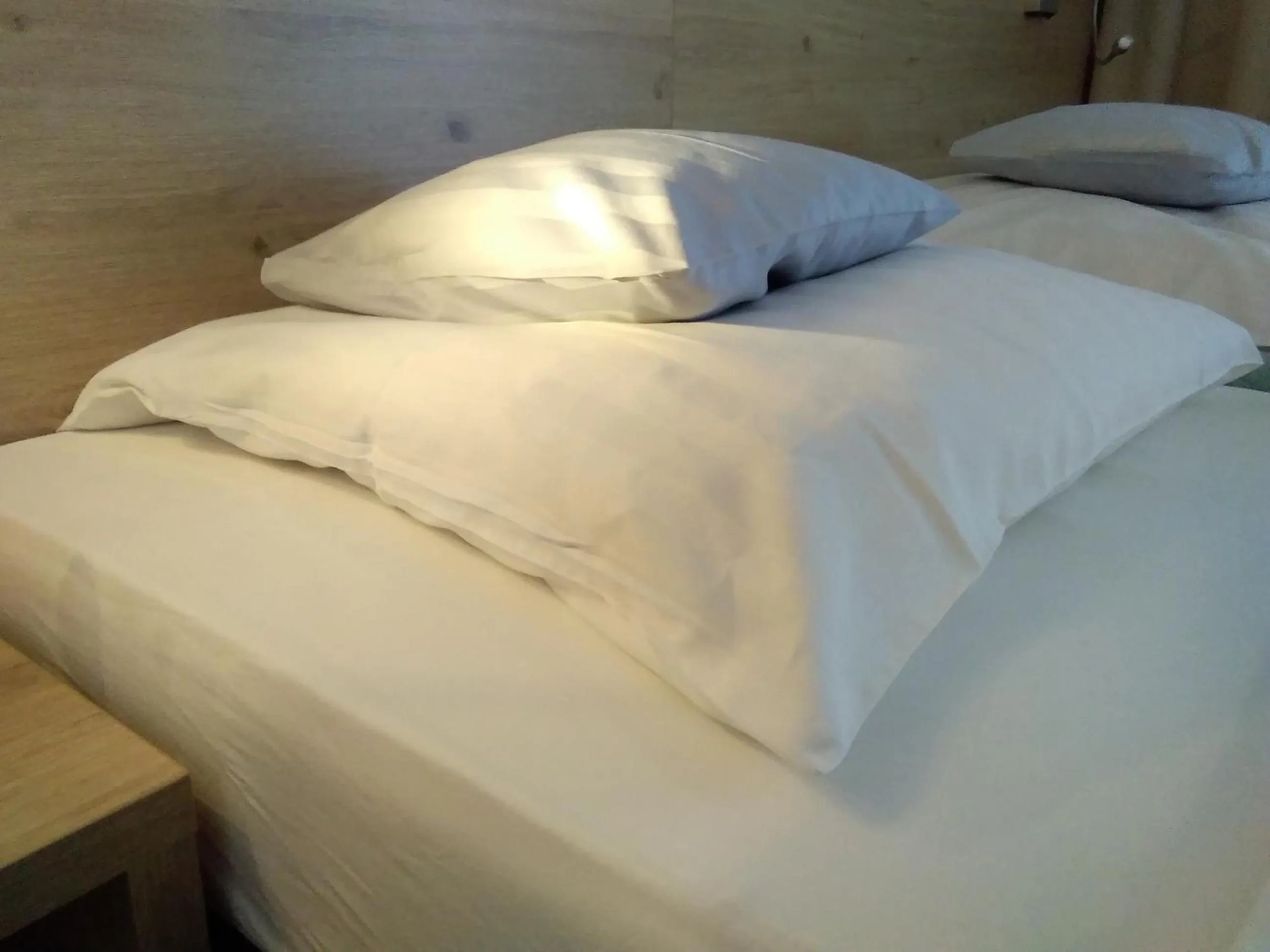 Bed in Land-gut-Hotel Zum alten Forsthaus - Aufladestation für Elektroautos