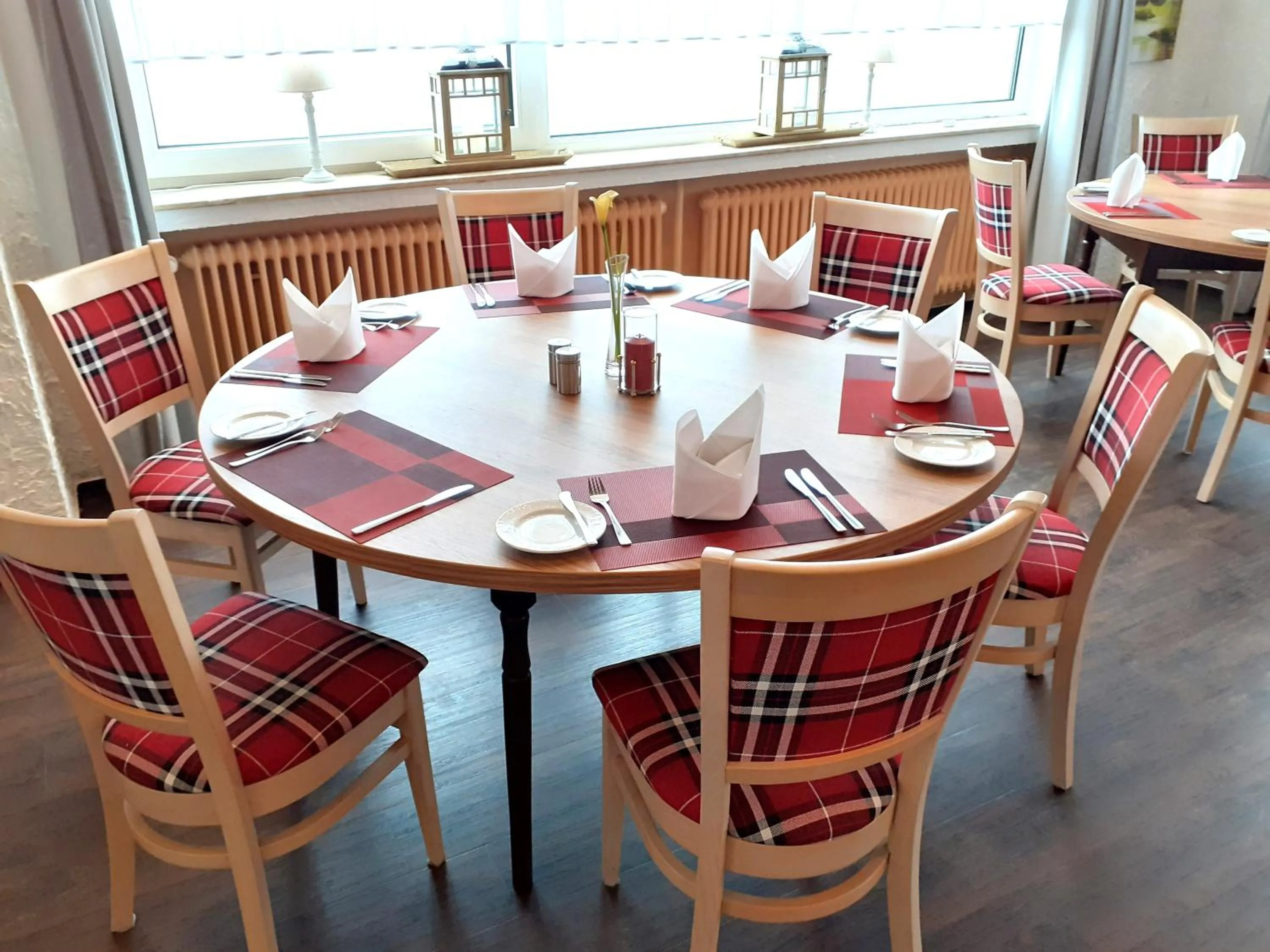 Restaurant/places to eat in Land-gut-Hotel Zum alten Forsthaus - Aufladestation für Elektroautos