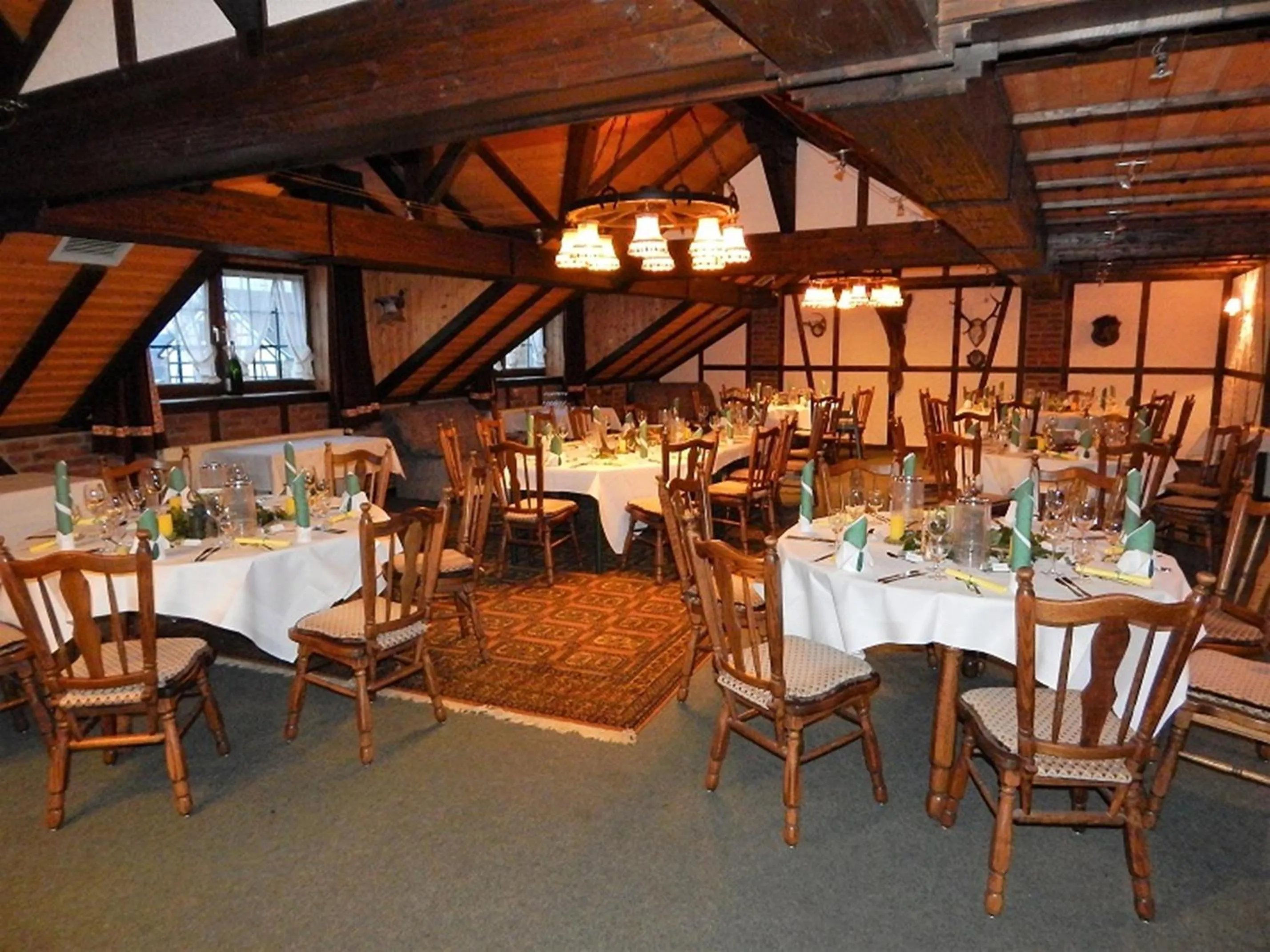 Banquet/Function facilities in Land-gut-Hotel Zum alten Forsthaus - Aufladestation für Elektroautos