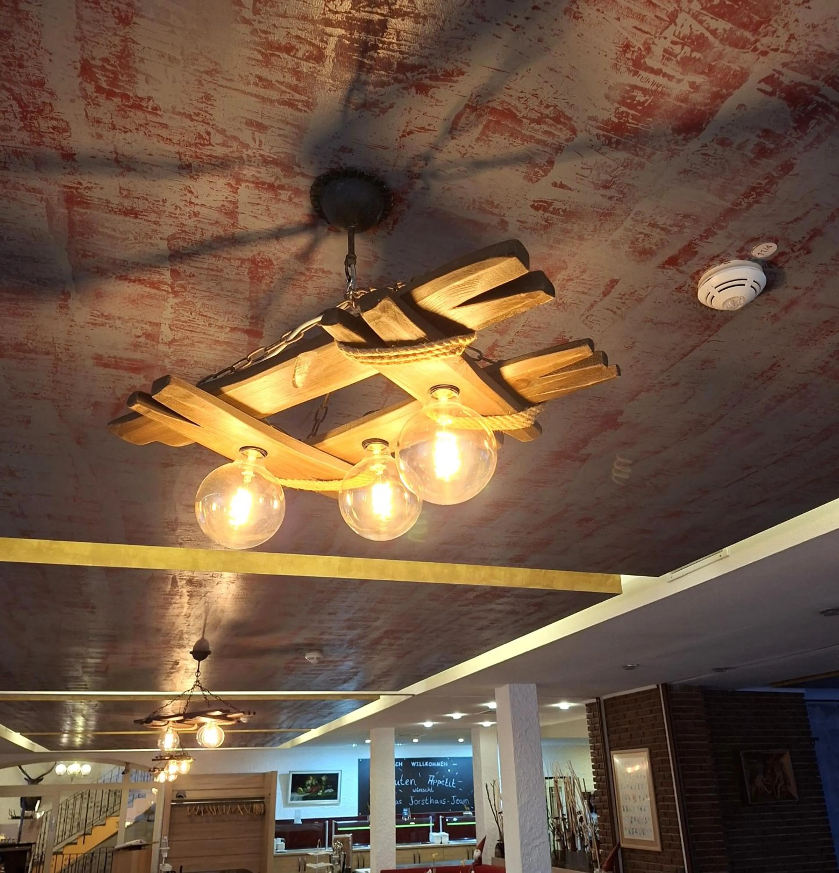 Restaurant/places to eat in Land-gut-Hotel Zum alten Forsthaus - Aufladestation für Elektroautos