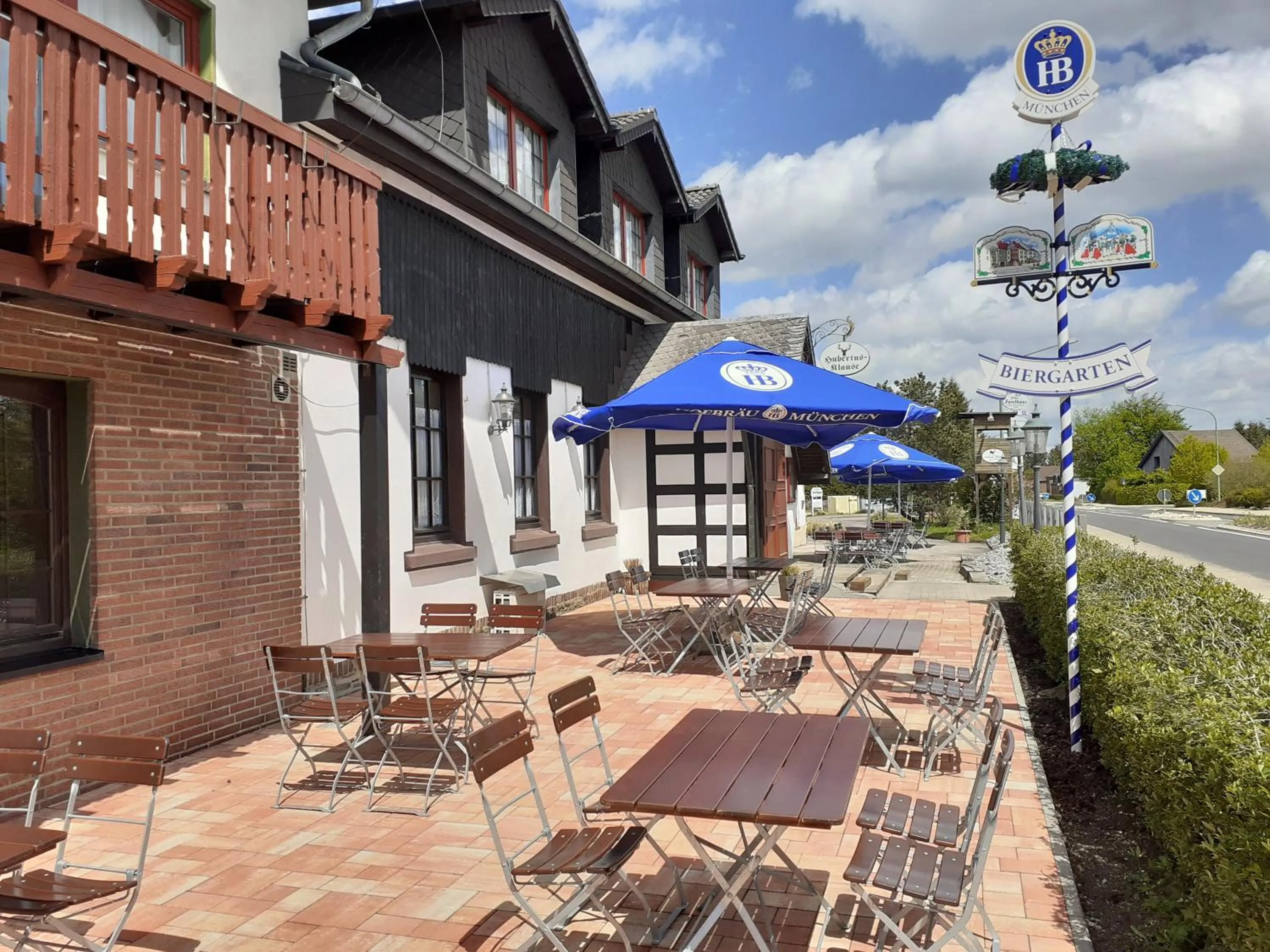 Property building in Land-gut-Hotel Zum alten Forsthaus - Aufladestation für Elektroautos