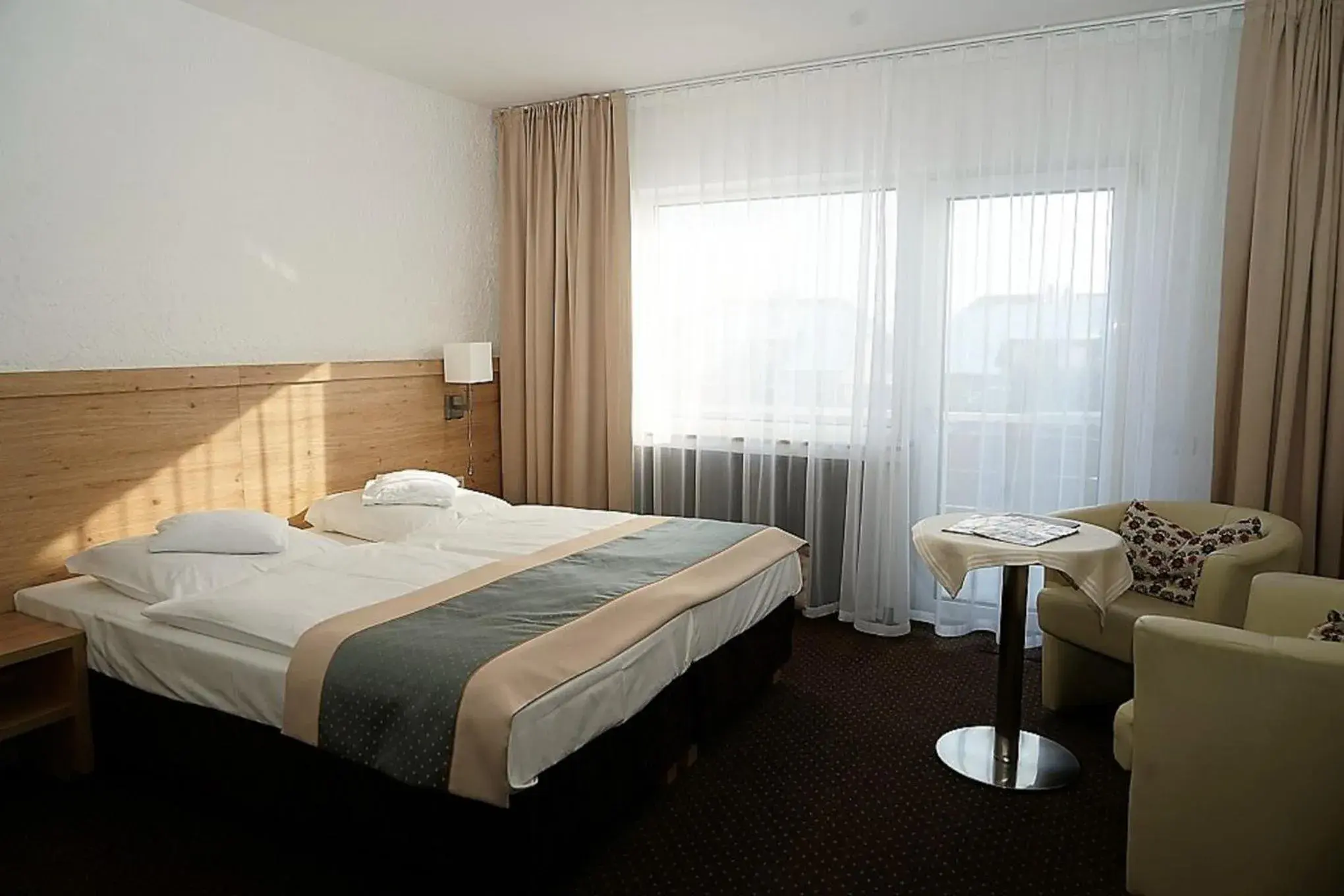 Superior Double Room - single occupancy in Land-gut-Hotel Zum alten Forsthaus - Aufladestation für Elektroautos Superior Double Room - single occupancy in Land-gut-Hotel Zum alten Forsthaus - Aufladestation für Elektroautos