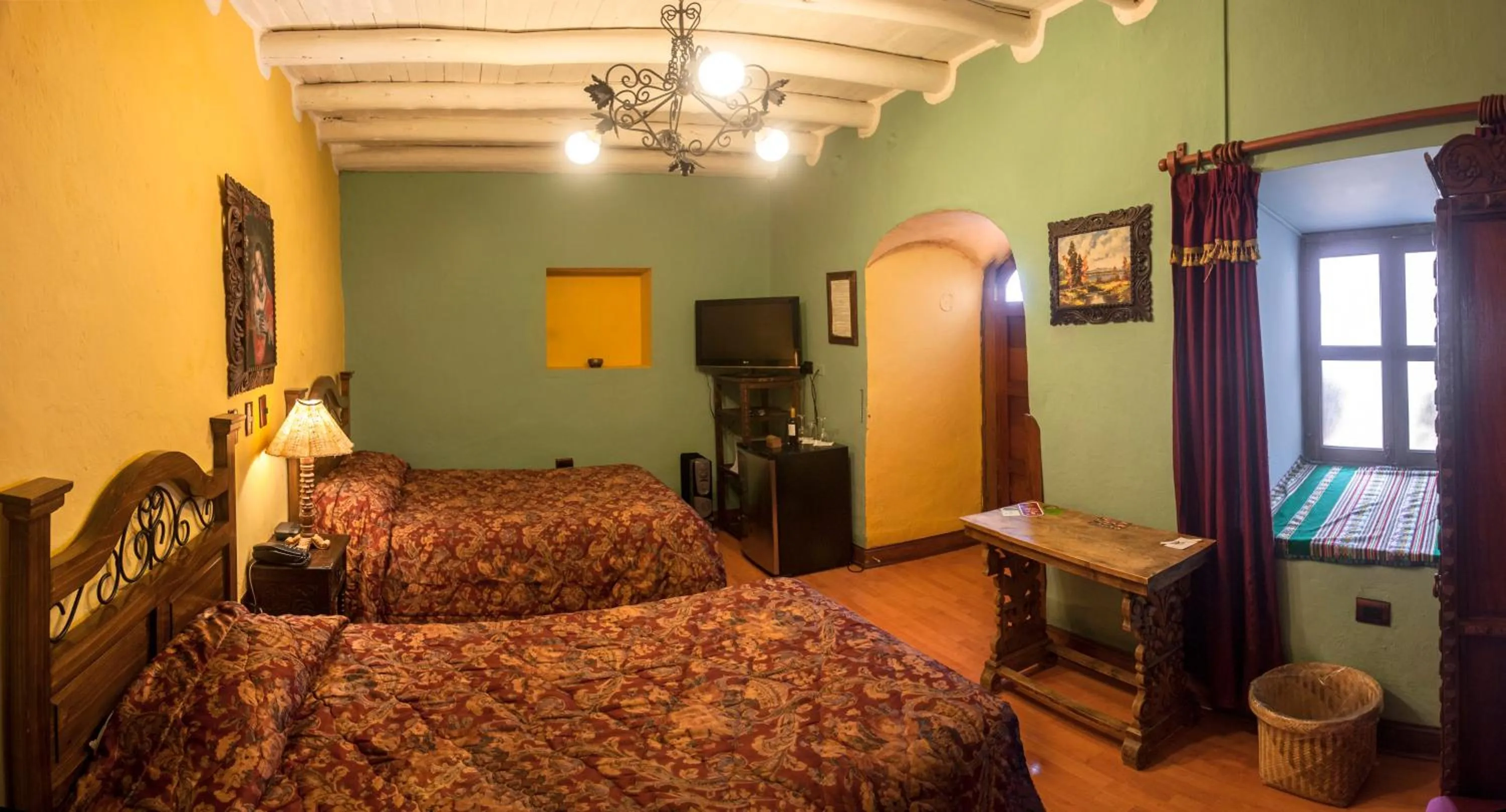 Bed in Hotel Marqueses