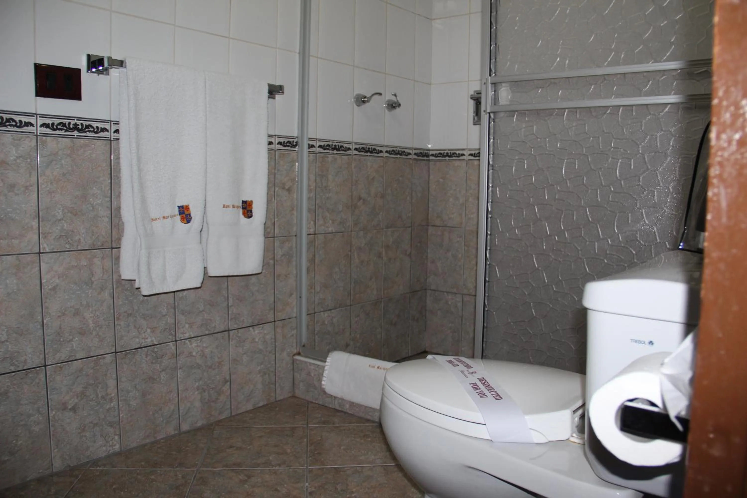 Bathroom in Hotel Marqueses