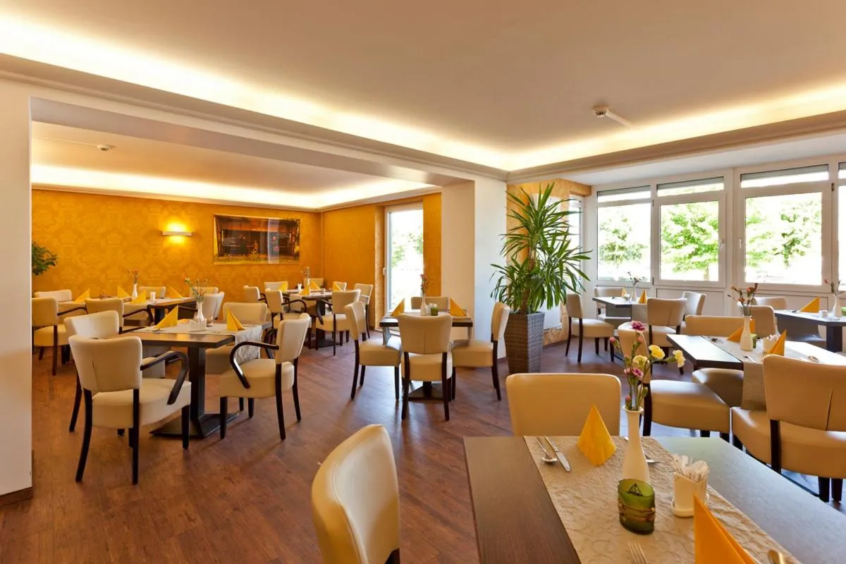 Restaurant/places to eat in Hotel Reutereiche