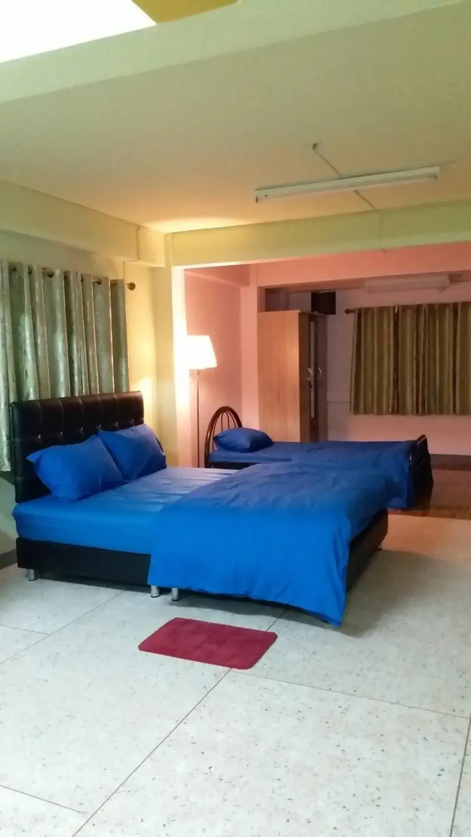 Bed in GATE 14 Inn Bed in GATE 14 Inn