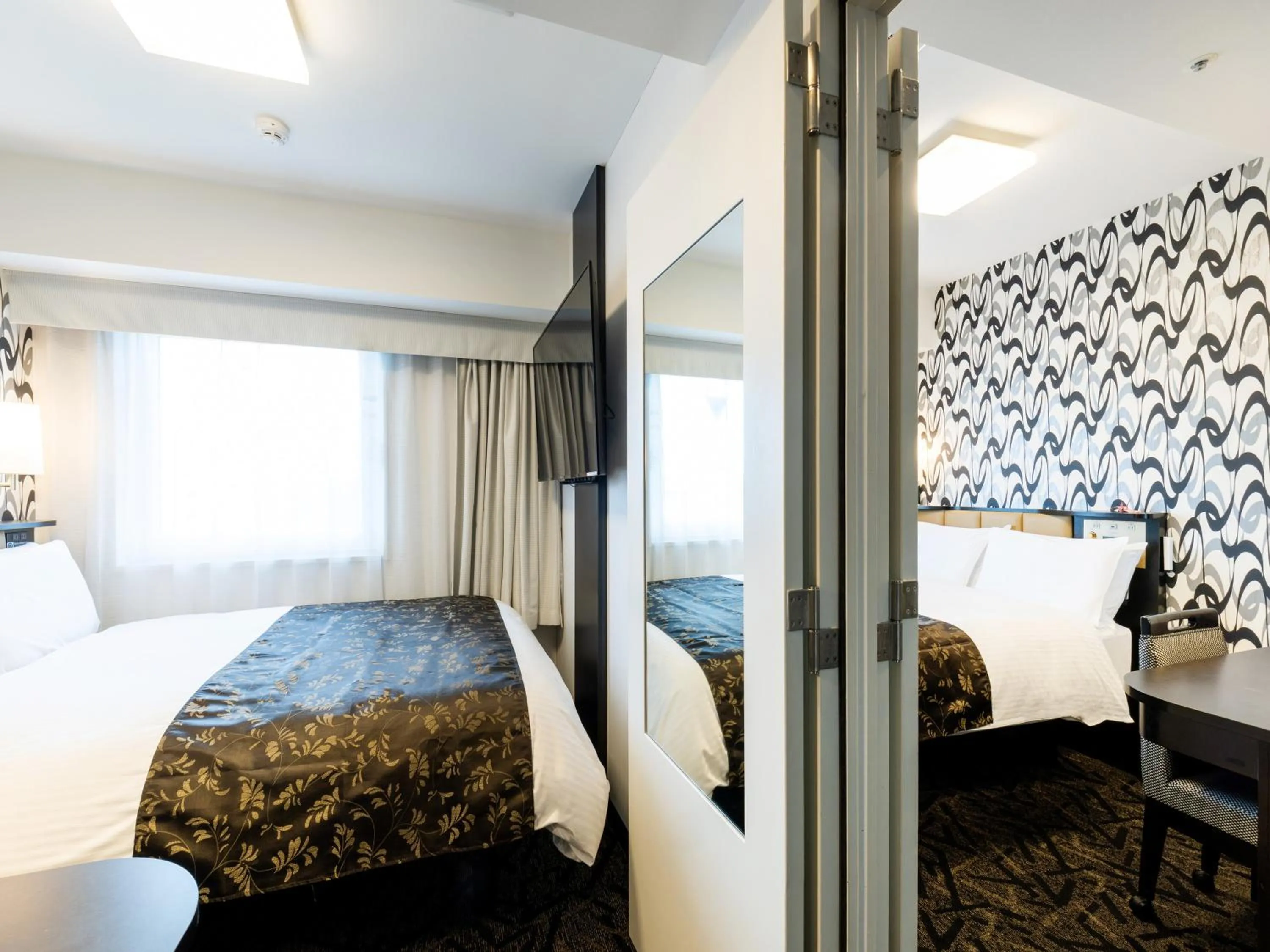 Photo of the whole room, Bed in APA Hotel Shin Osaka Ekimae