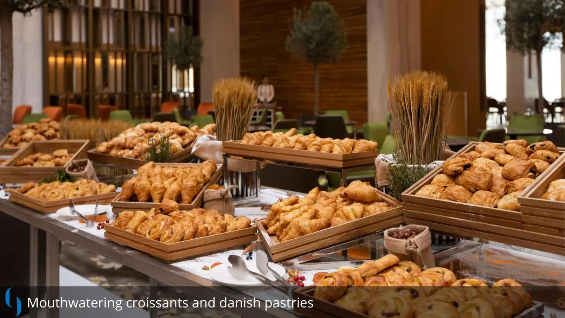 Restaurant/places to eat in Grand Cosmopolitan Hotel Restaurant/places to eat in Grand Cosmopolitan Hotel