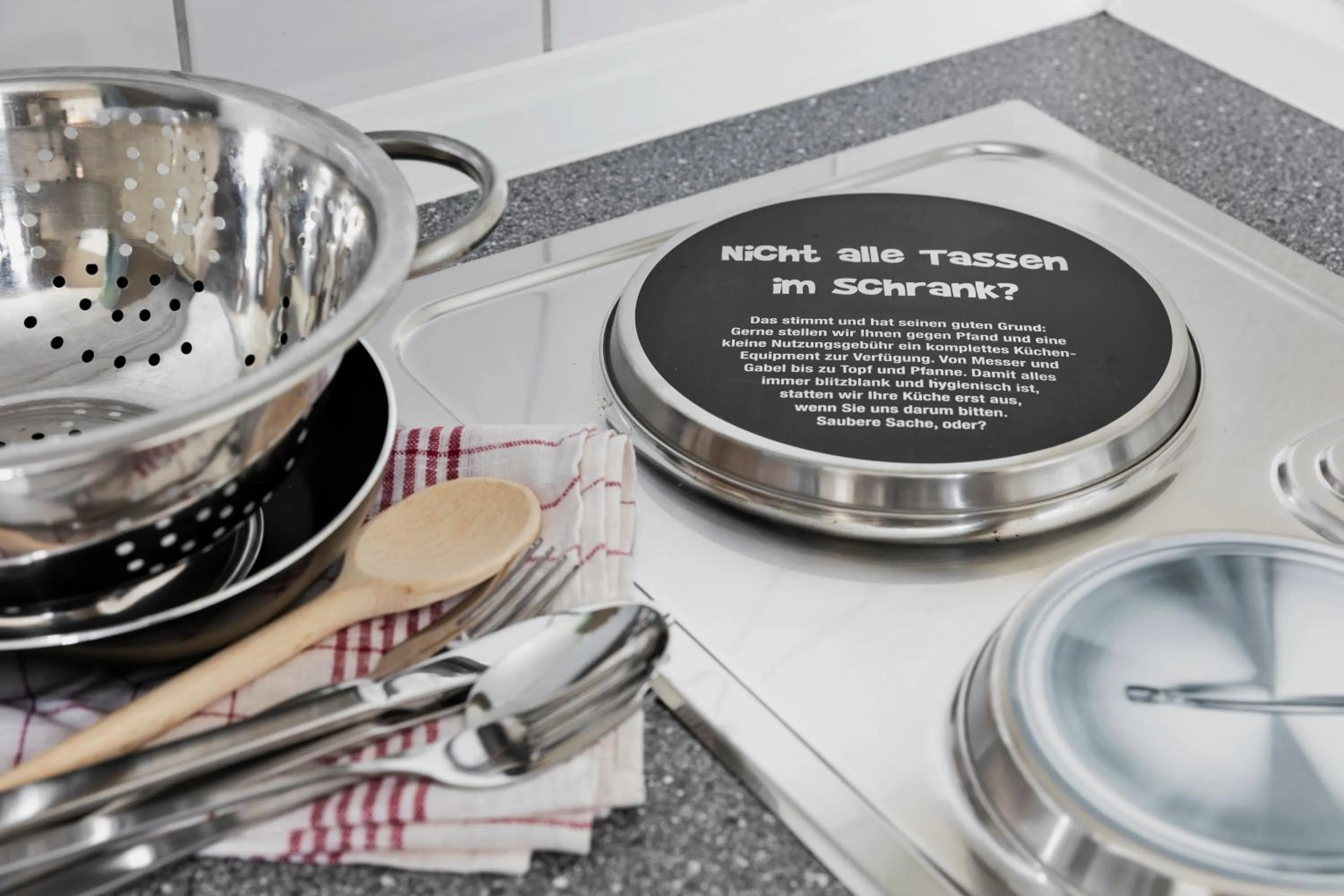 Kitchen or kitchenette in Gästeresidenz Pelikan Viertel Hannover