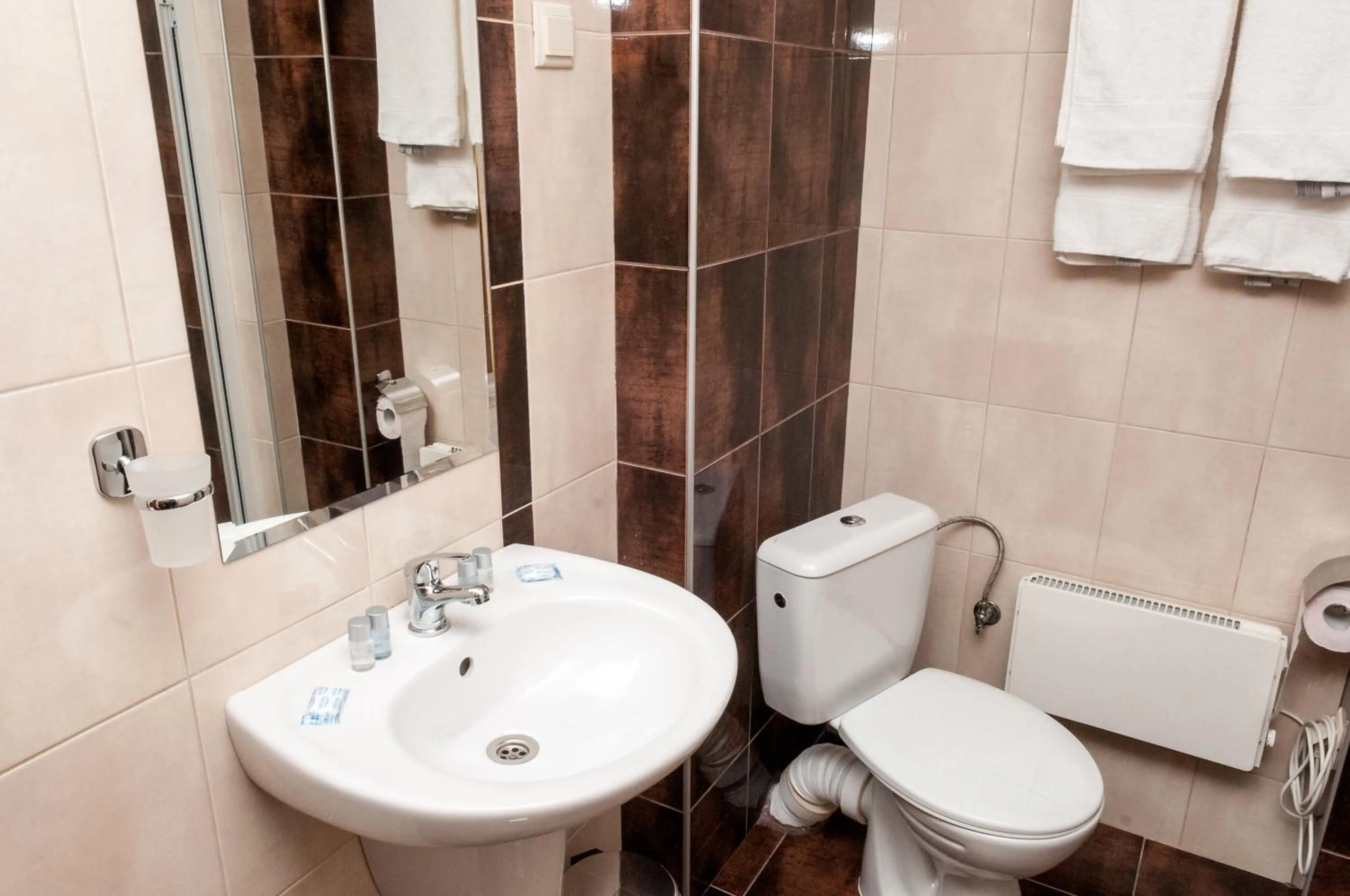 One-Bedroom Apartment with Balcony in Hotel Balkan
