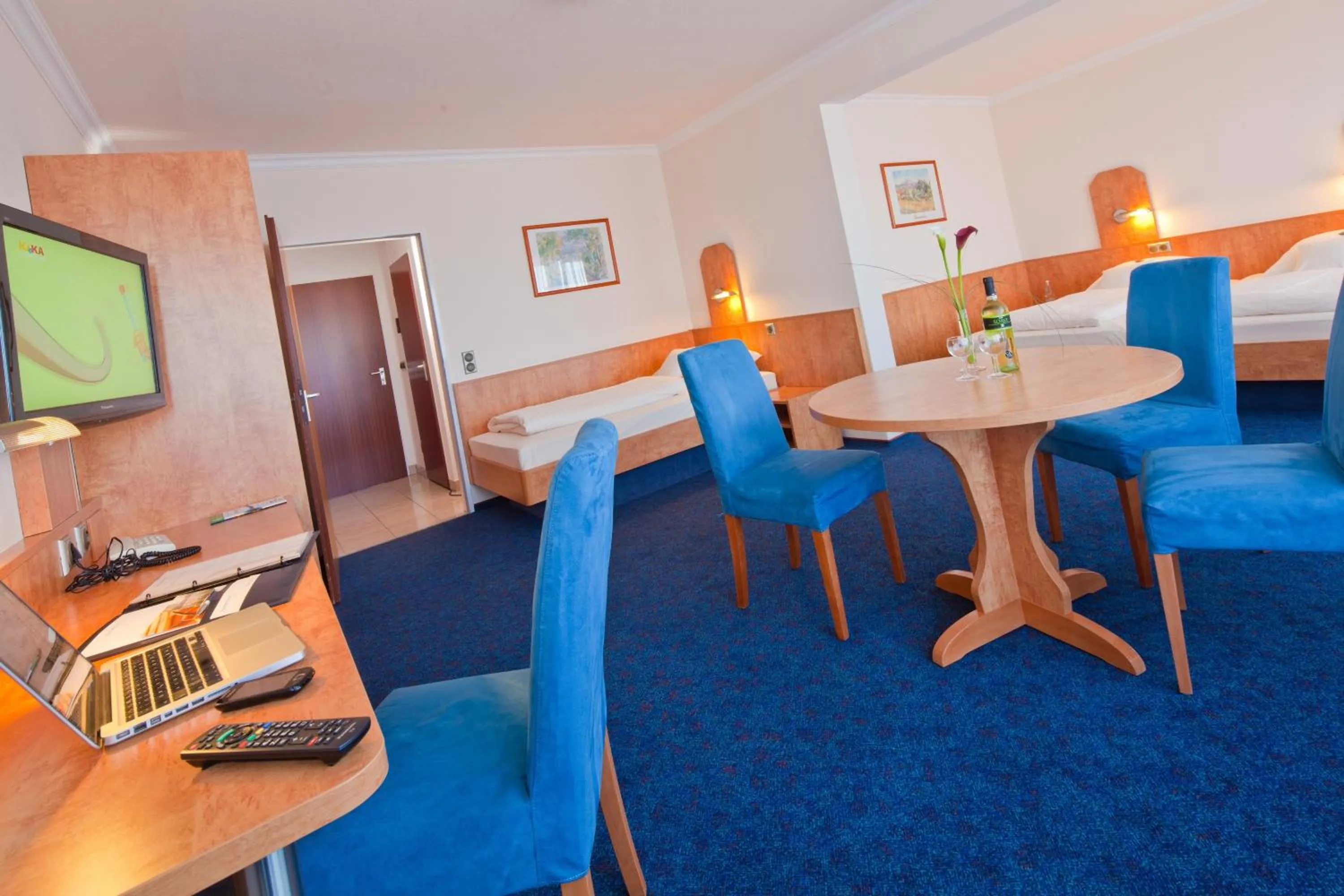 Photo of the whole room, Bed in Apartment-Hotel Hamburg Mitte