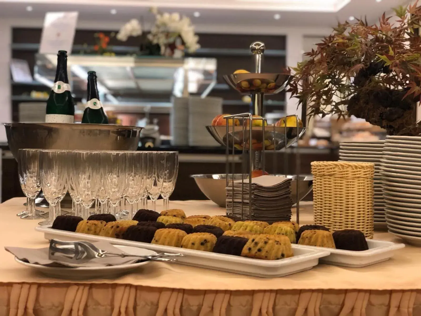 Buffet breakfast in Apartment-Hotel Hamburg Mitte Buffet breakfast in Apartment-Hotel Hamburg Mitte