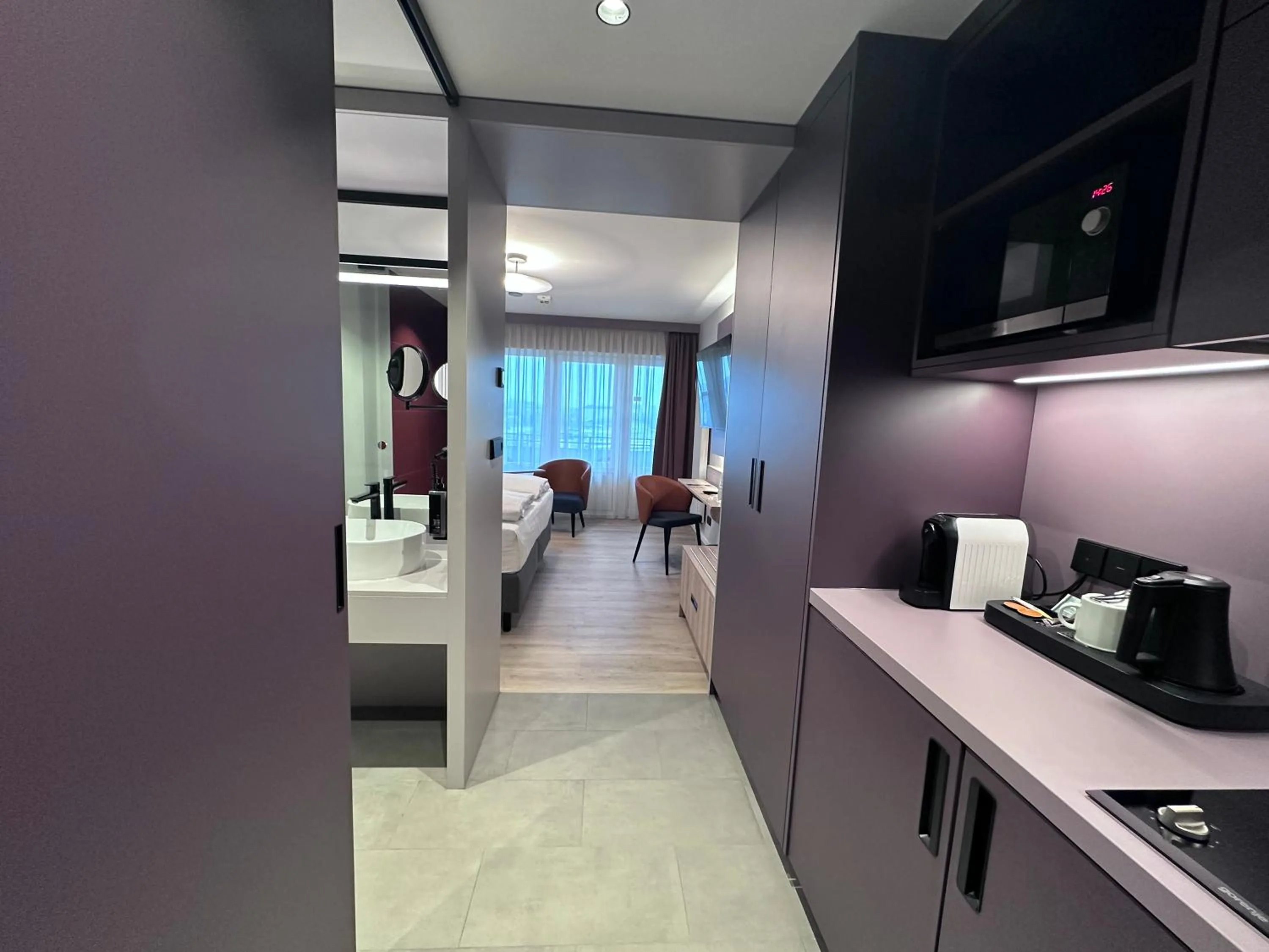 Kitchen or kitchenette in Apartment-Hotel Hamburg Mitte