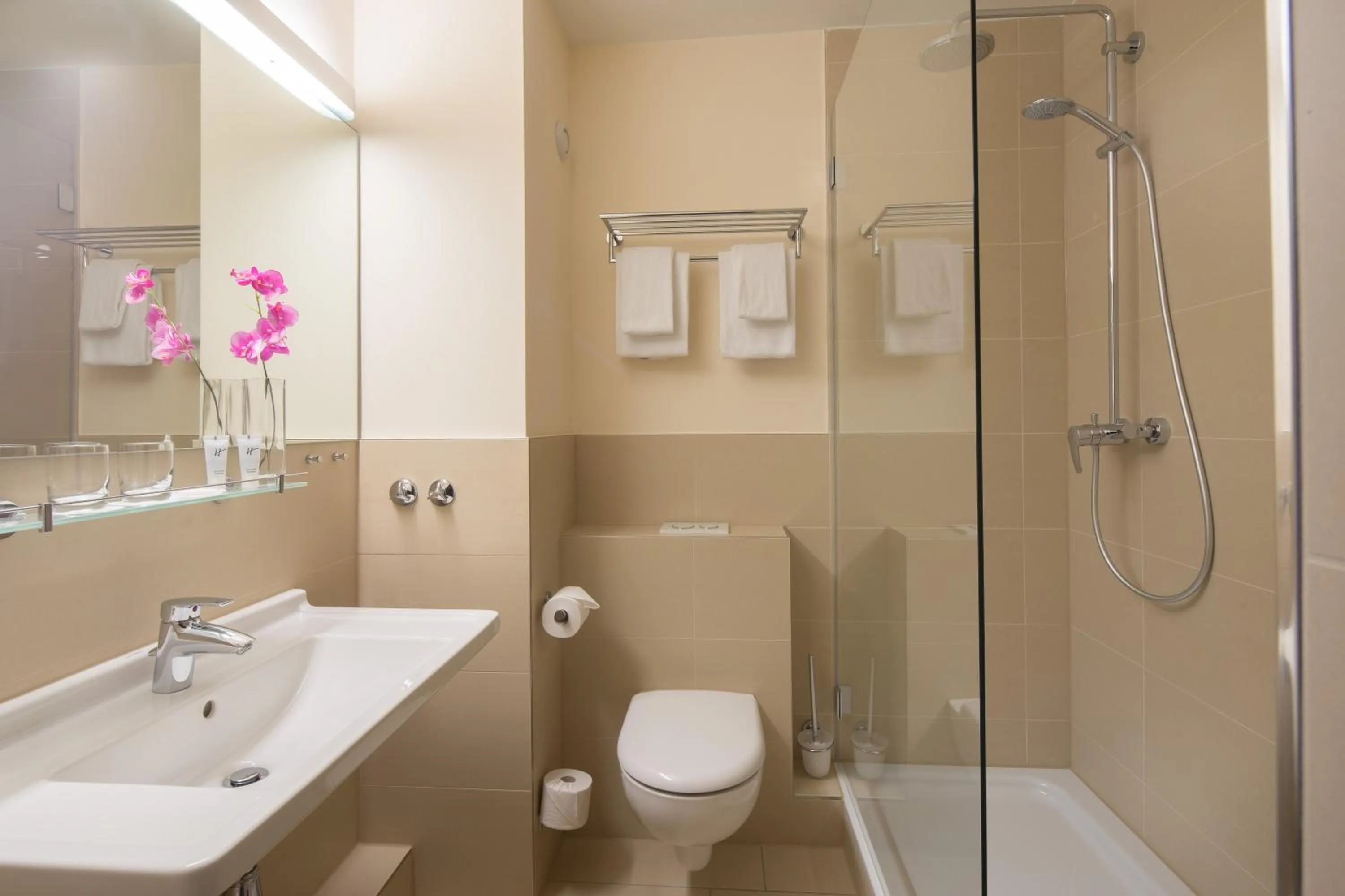 Shower in Apartment-Hotel Hamburg Mitte