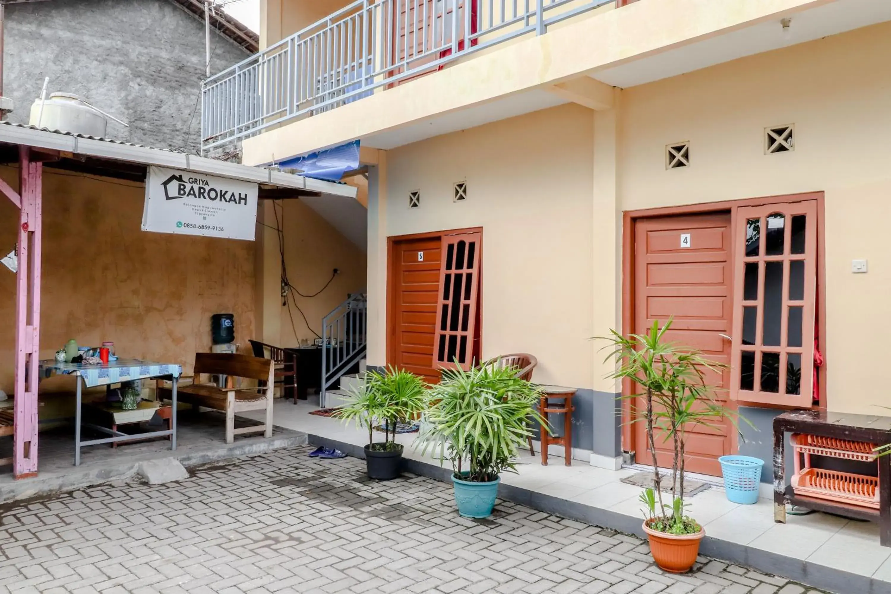 Facade/entrance in Griya Barokah Facade/entrance in Griya Barokah