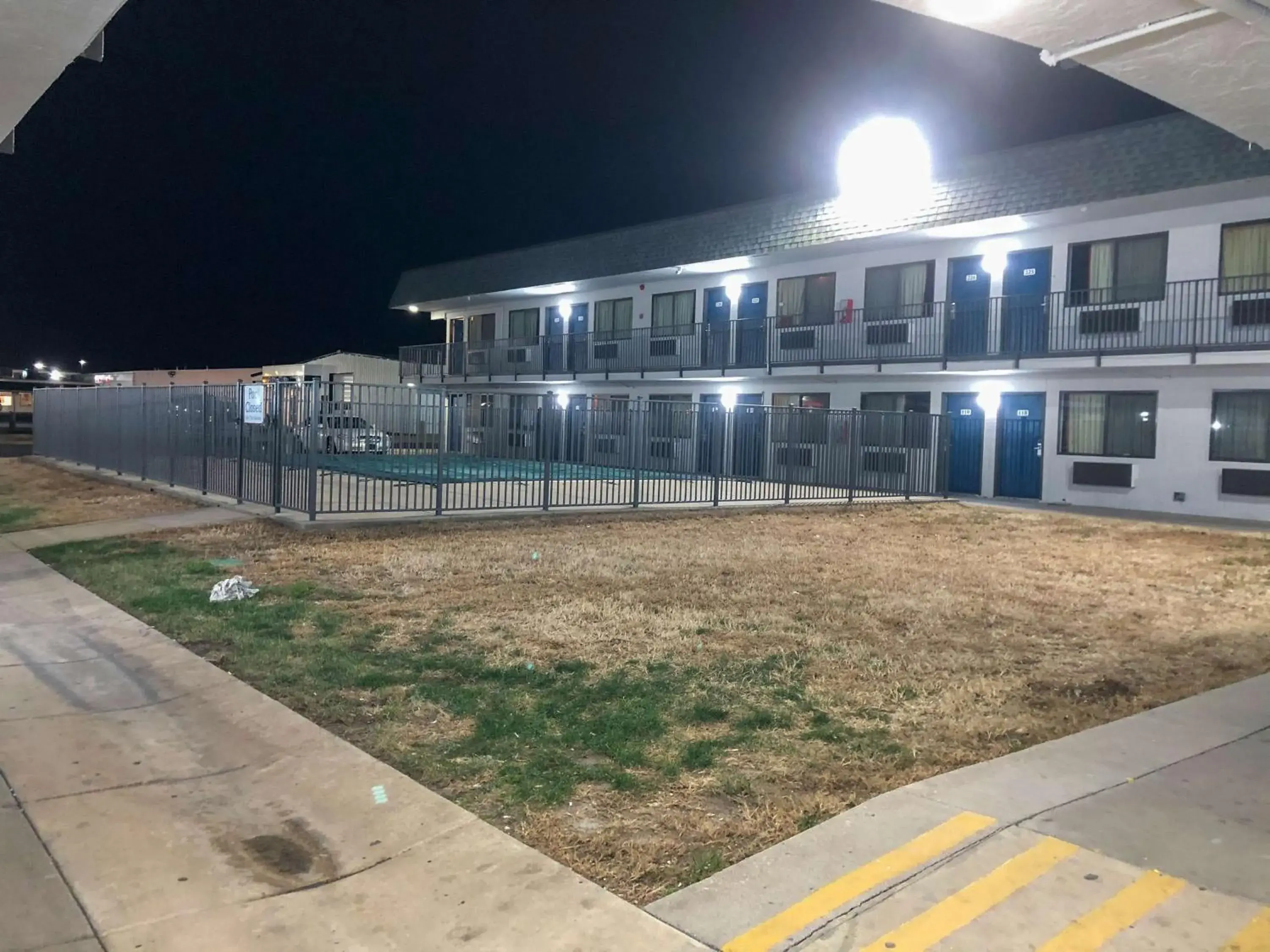 Property building in Studio 6 Wichita, KS - Airport Property building in Studio 6 Wichita, KS - Airport