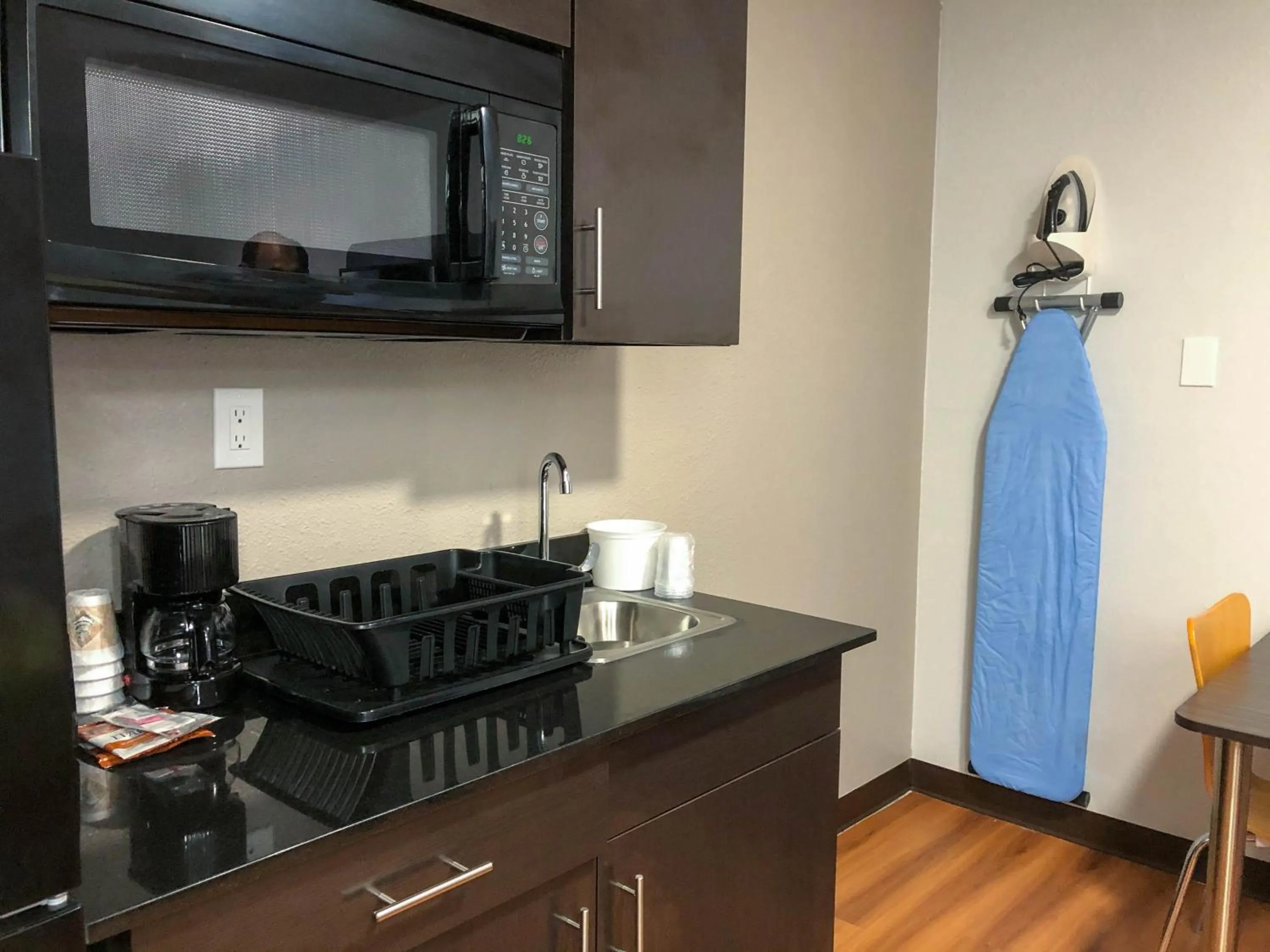 Kitchen or kitchenette in Studio 6 Wichita, KS - Airport