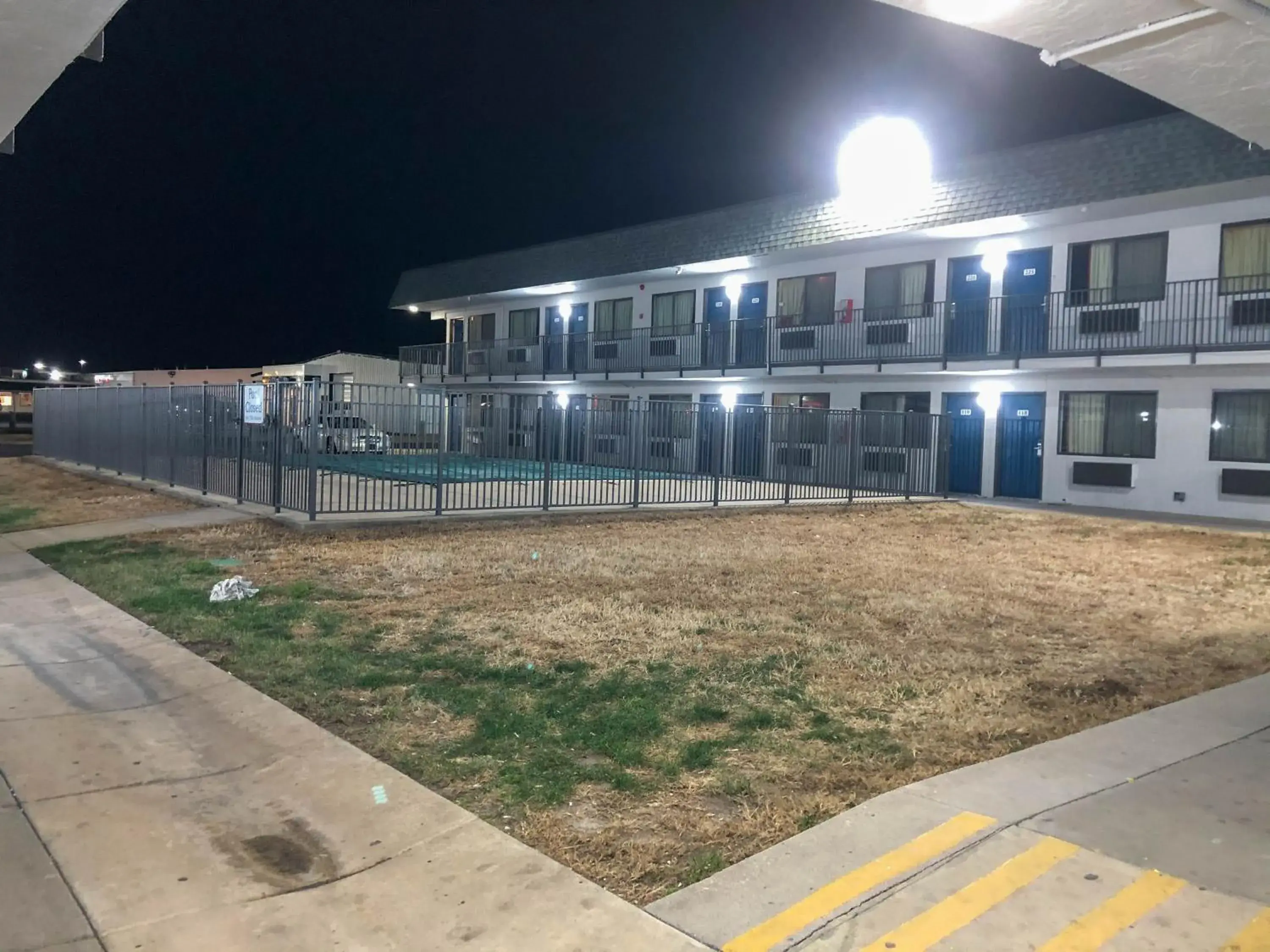 Property building in Studio 6 Wichita, KS - Airport Property building in Studio 6 Wichita, KS - Airport