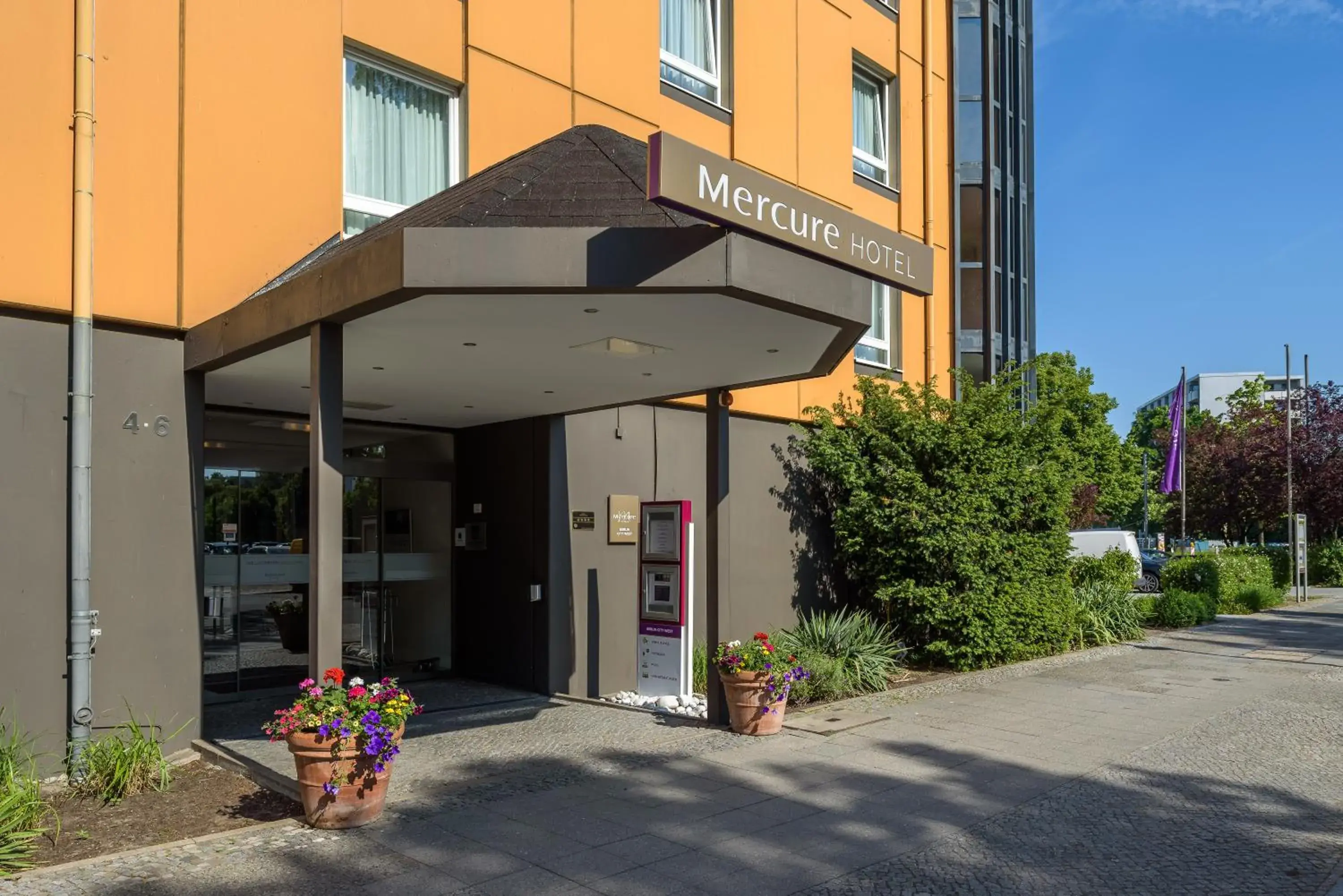 Facade/entrance in Mercure Hotel Berlin City West Facade/entrance in Mercure Hotel Berlin City West