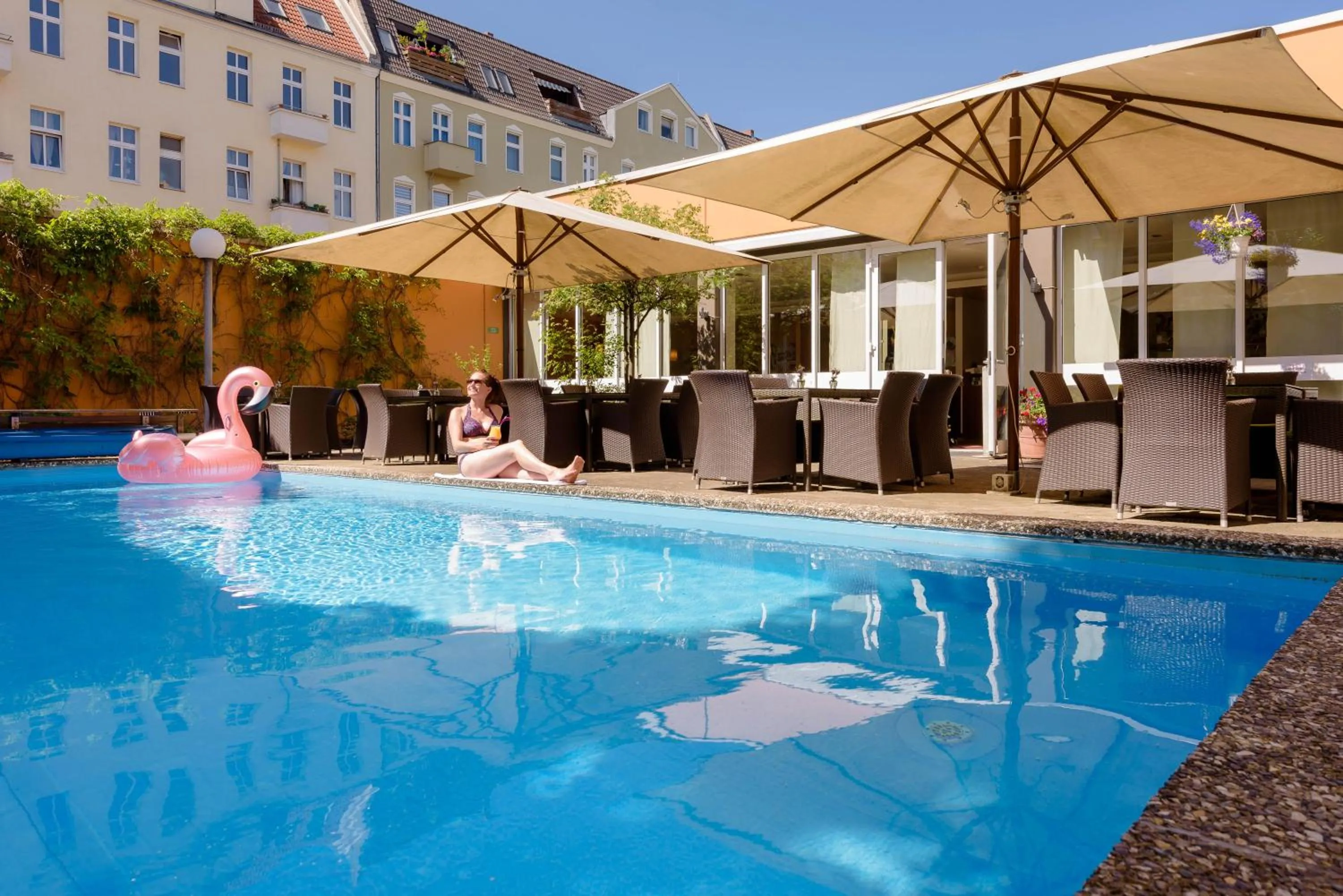 Swimming pool in Mercure Hotel Berlin City West