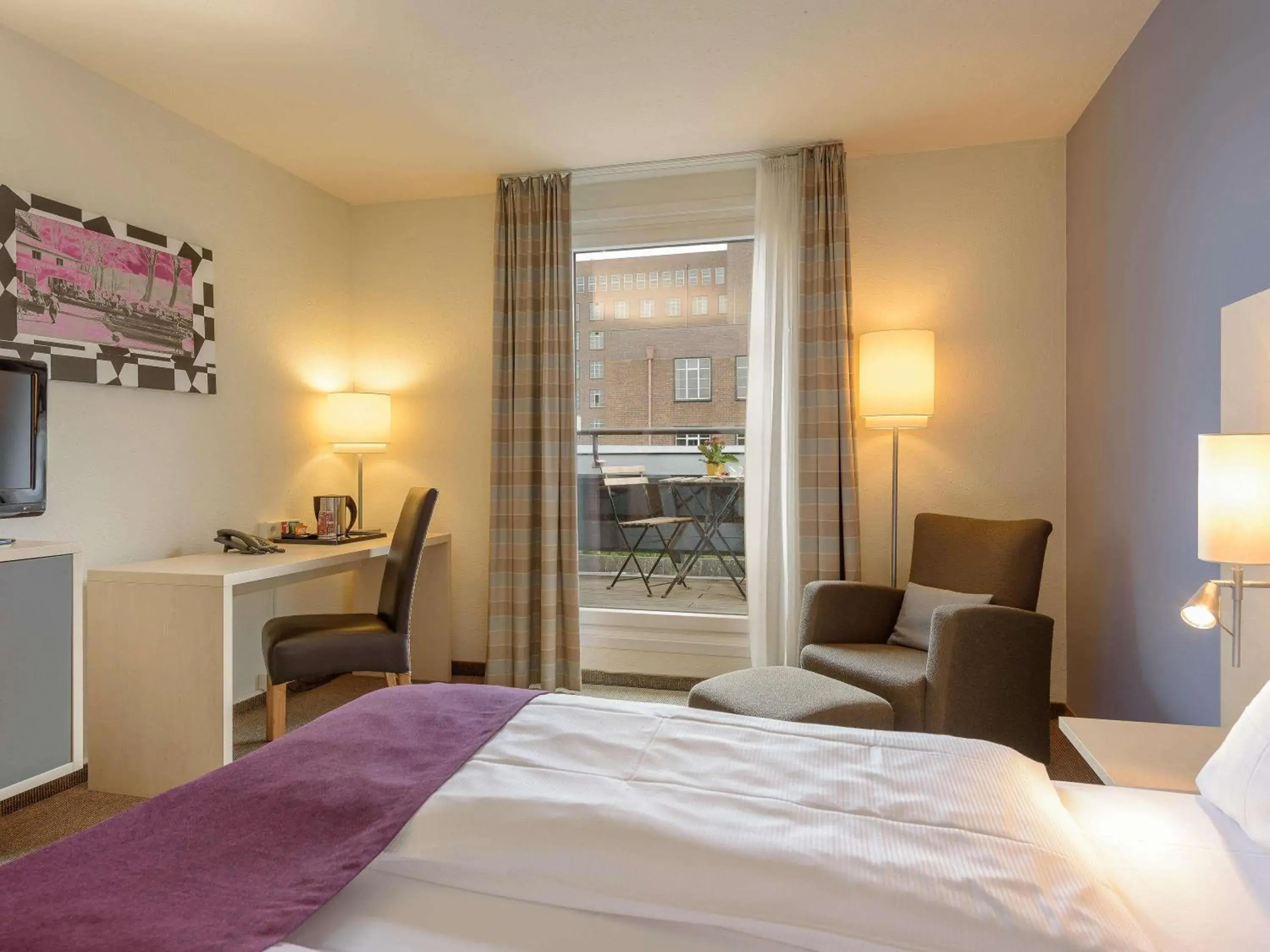 Bedroom, Bed in Mercure Hotel Berlin City West Bedroom, Bed in Mercure Hotel Berlin City West