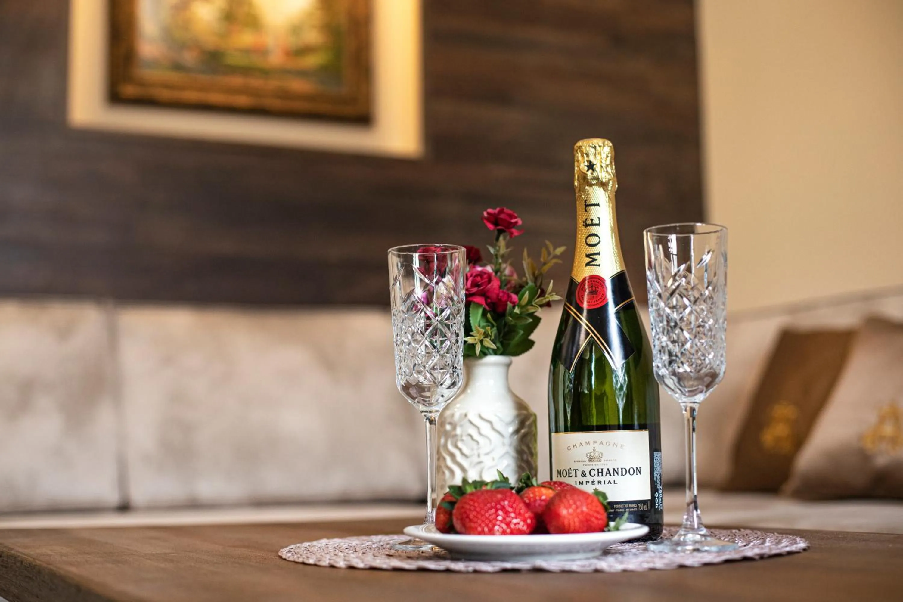 Food and drinks in Hotel Antique - free private parking